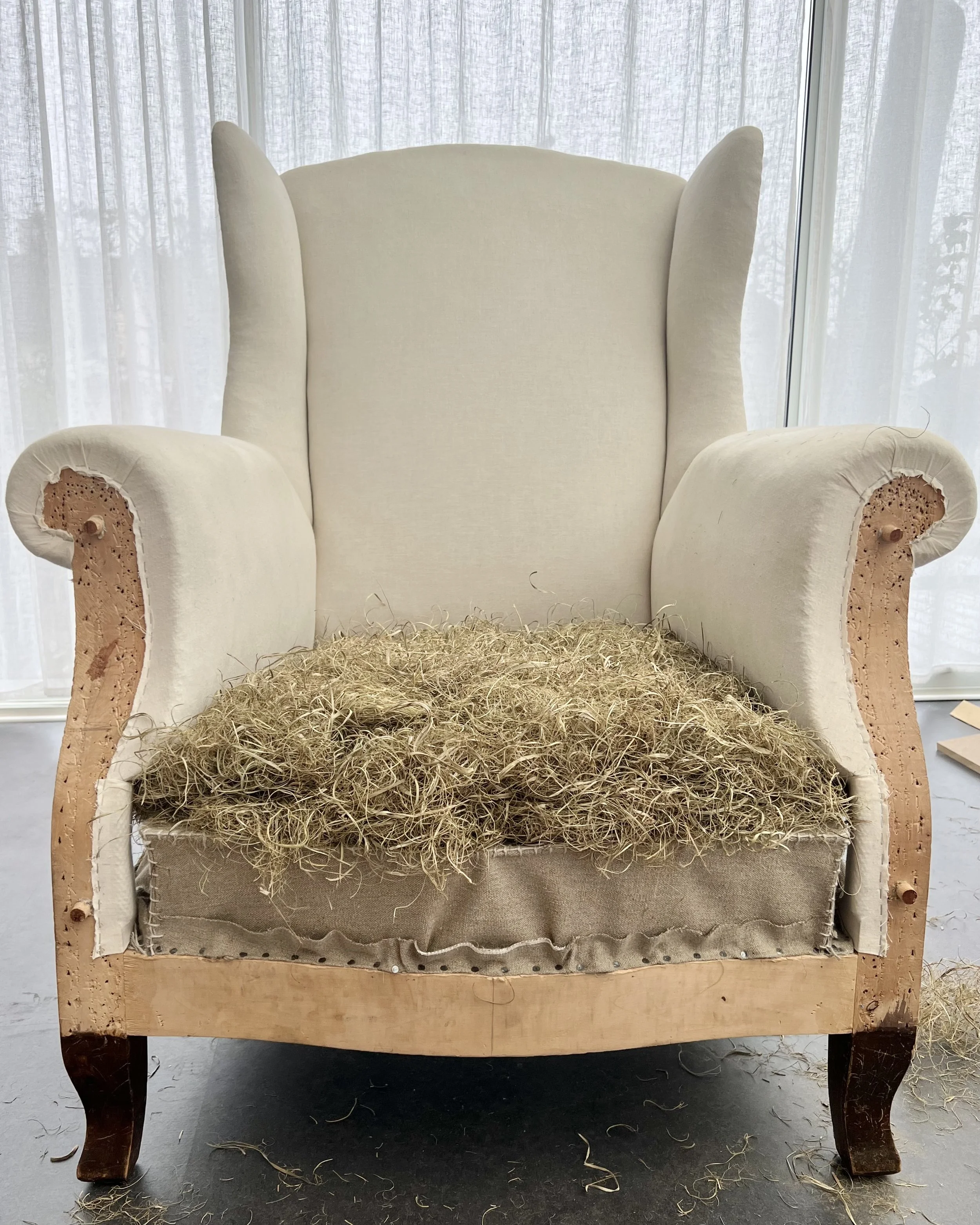 Ny grundstoppning av krollsplint på sits.