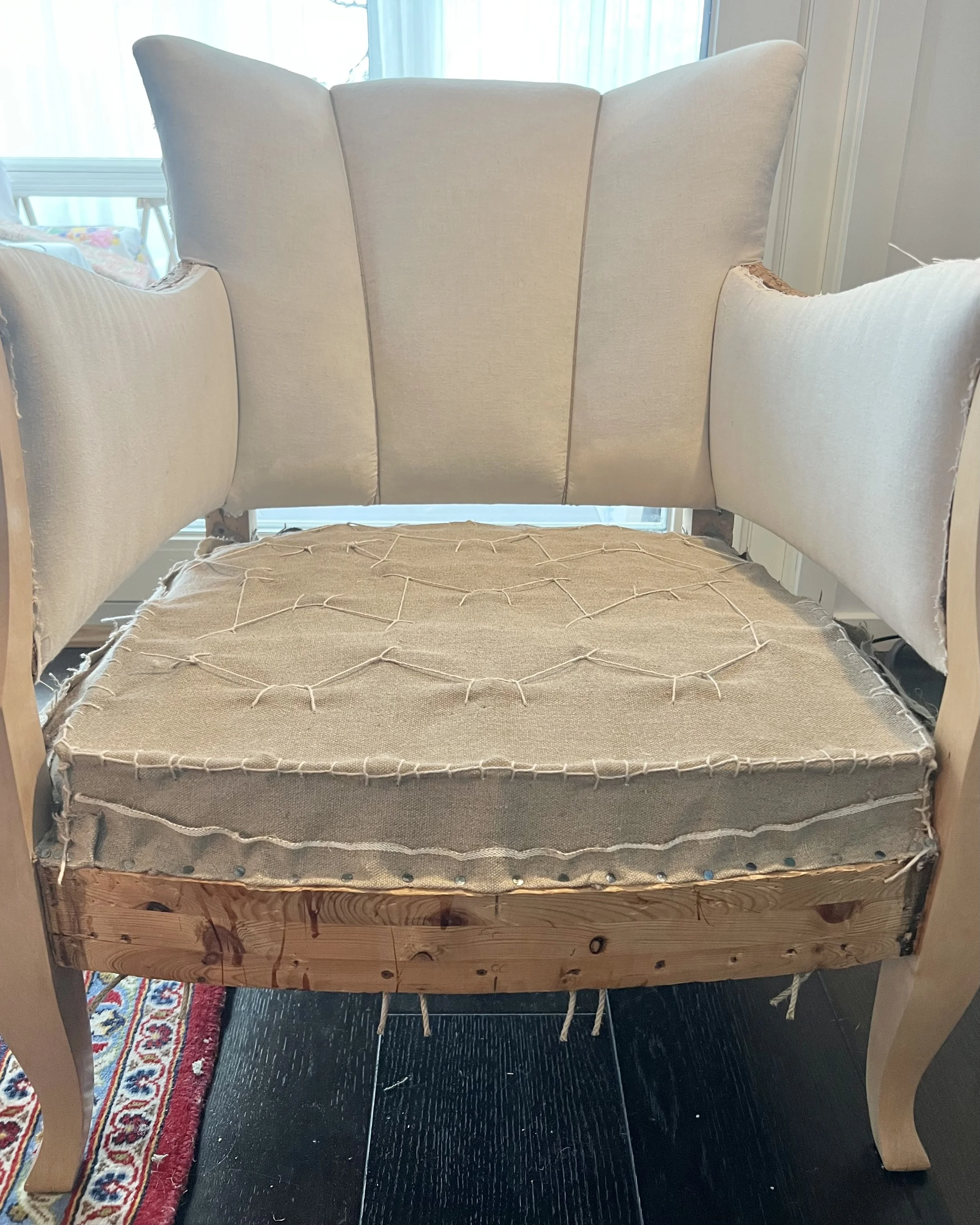 Ny bärande väv med mothålsstick och langettstygn.