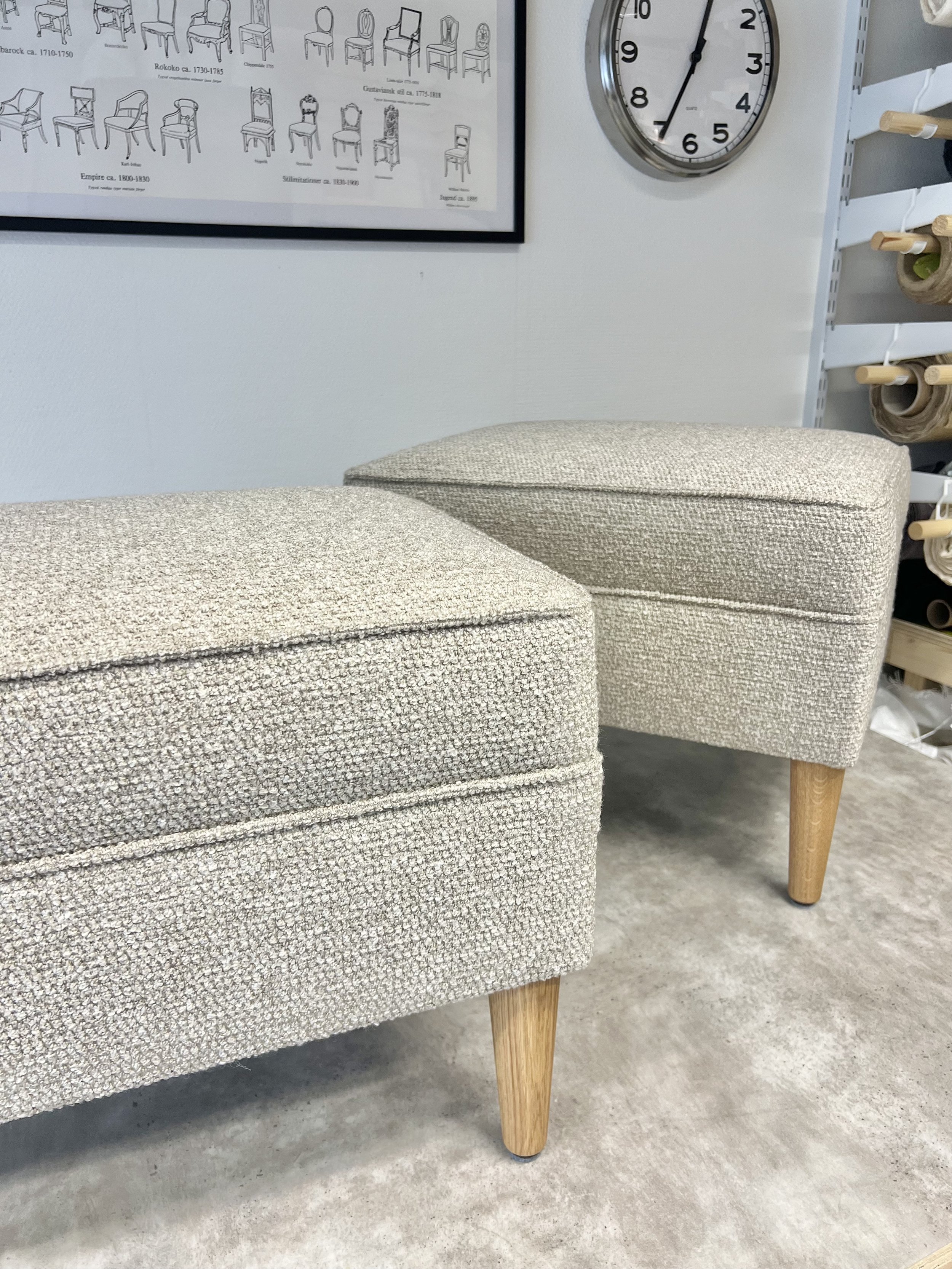 Två fotpallar som jag byggt från grunden. Klädda i Alfons, Lauritzon