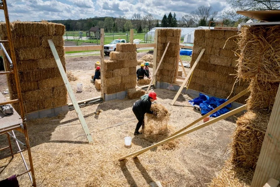 Farr_Associates_Strawbale02.jpg
