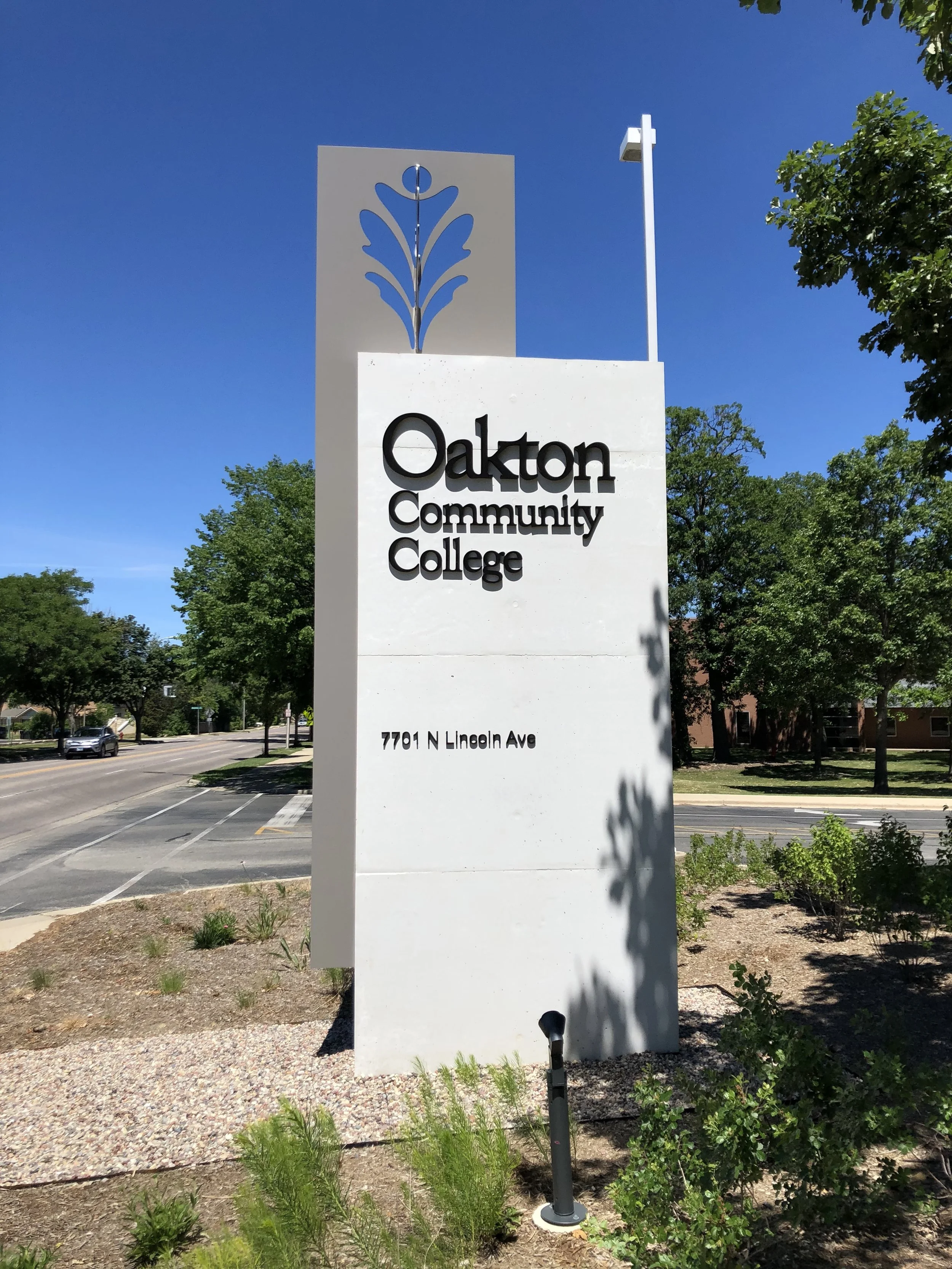 Farr_Oakton_College_Signage07.JPG