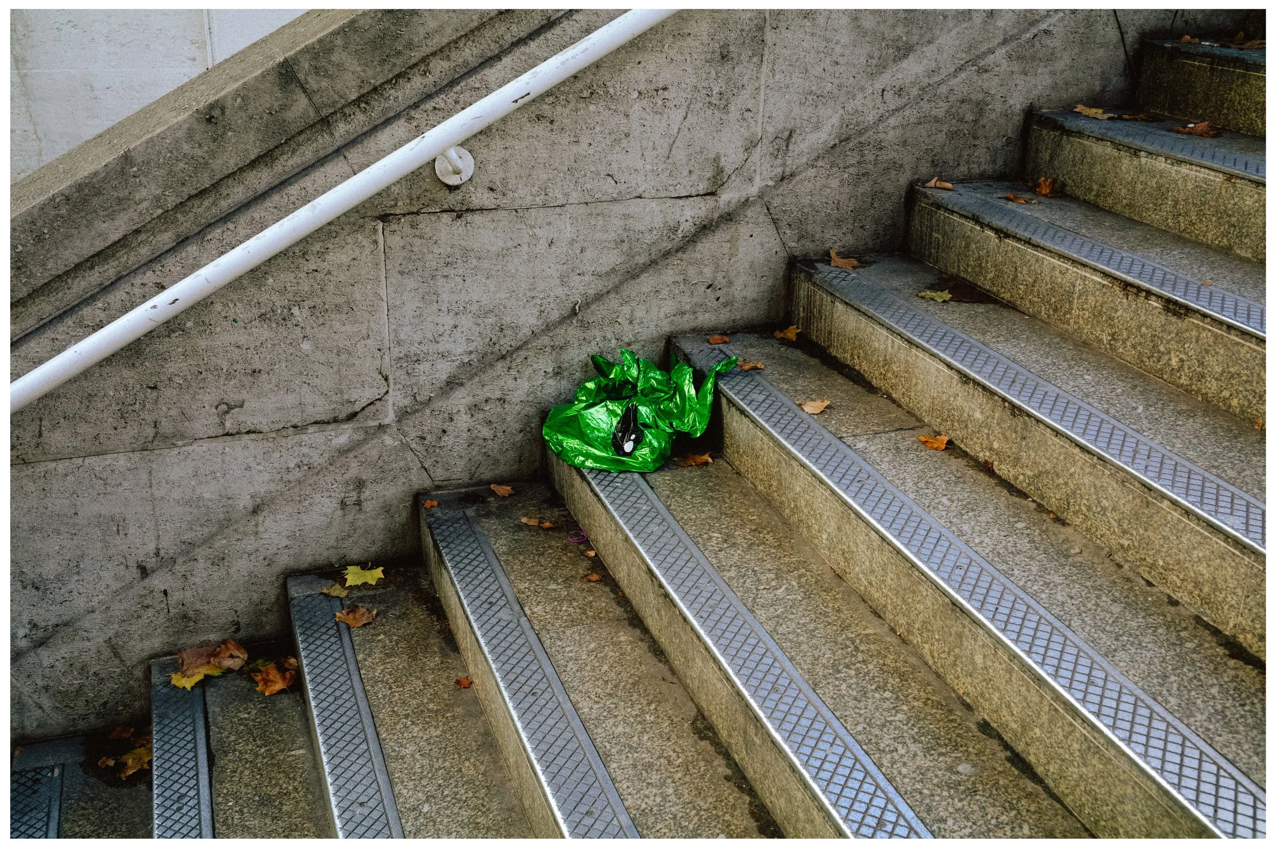 Aliens Thin Border.jpg