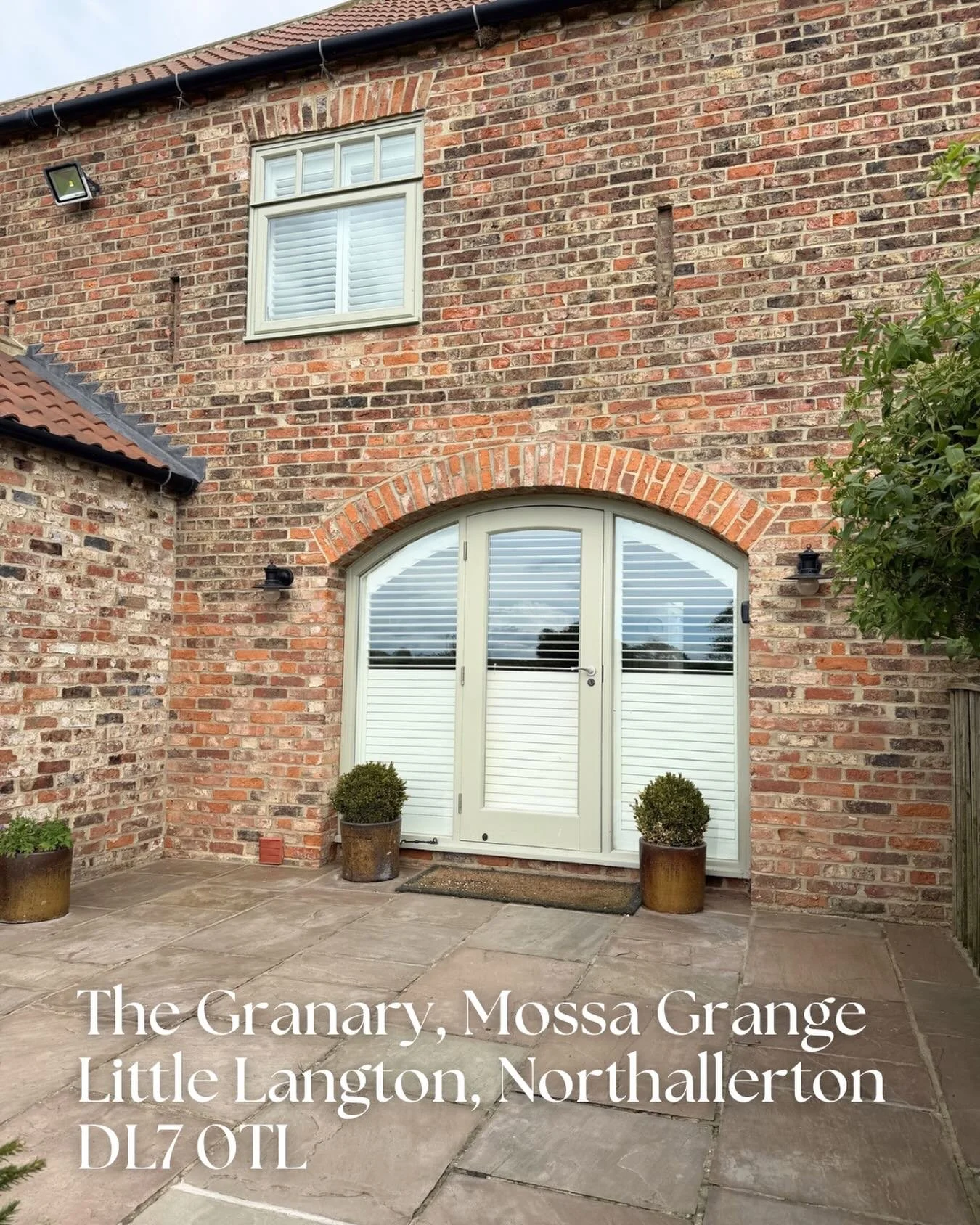 📍 Where I am at

From Monday 6th July, I will be based at

The Granary
Mossa Grange
Little Langton
Northallerton
North Yorkshire
DL7 0TL 

Any appointments booked after this date will be in this space. Direct access to my studio on the ground floor.