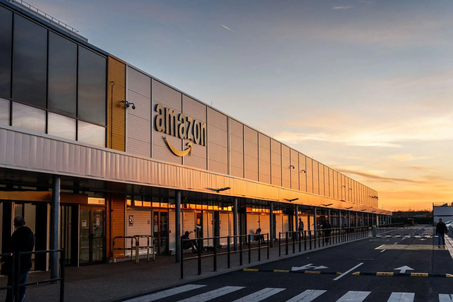 Amazon Offers Non-Sellers More of Its Supply Chain Services (Modern Retail)