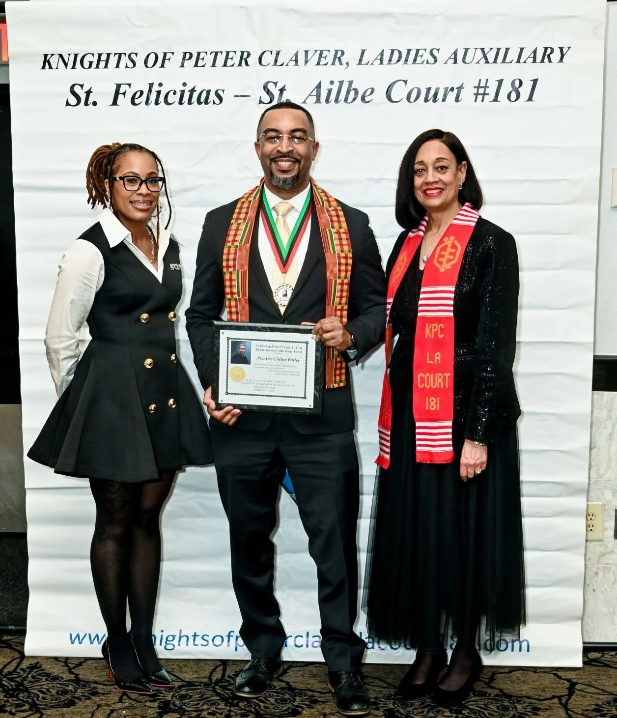 Prentice receivjng Lyke Award 2-cropped.jpeg