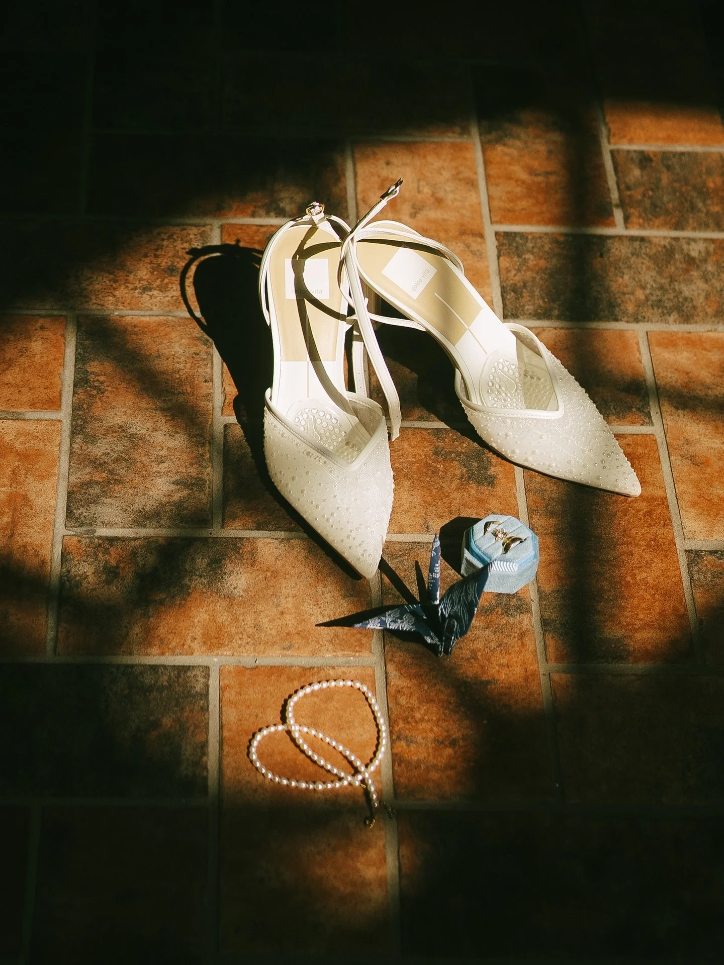 from yesterday&rsquo;s wedding - celebration filled with timeless moments and classic details ✨

@tuppermanor 

#bostonwedding #bostonweddingphotographer #rhodeislandwedding #rhodeislandweddingphotographer #cinematic