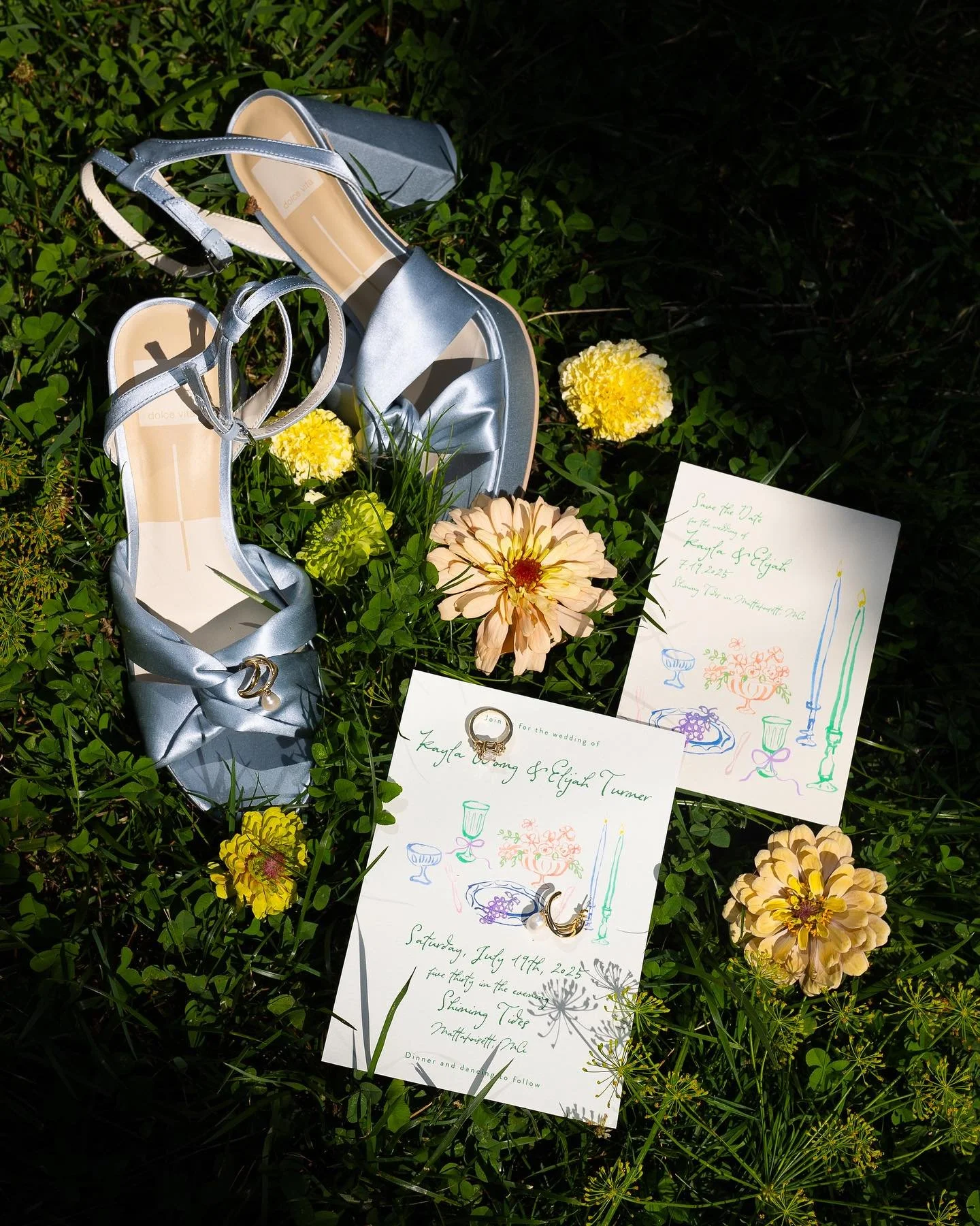 Kayla &amp; Eli, a mix of digital and film 🎞️ 

The epitome of a summer wedding &mdash; warmth, joy, and everything in bloom 🌿✨

Venue: @shiningtidesweddings
Catering: @morinscatering
Makeup: @lookzby.stormz / Makeup Company: @laurencbeautyy
Dress: