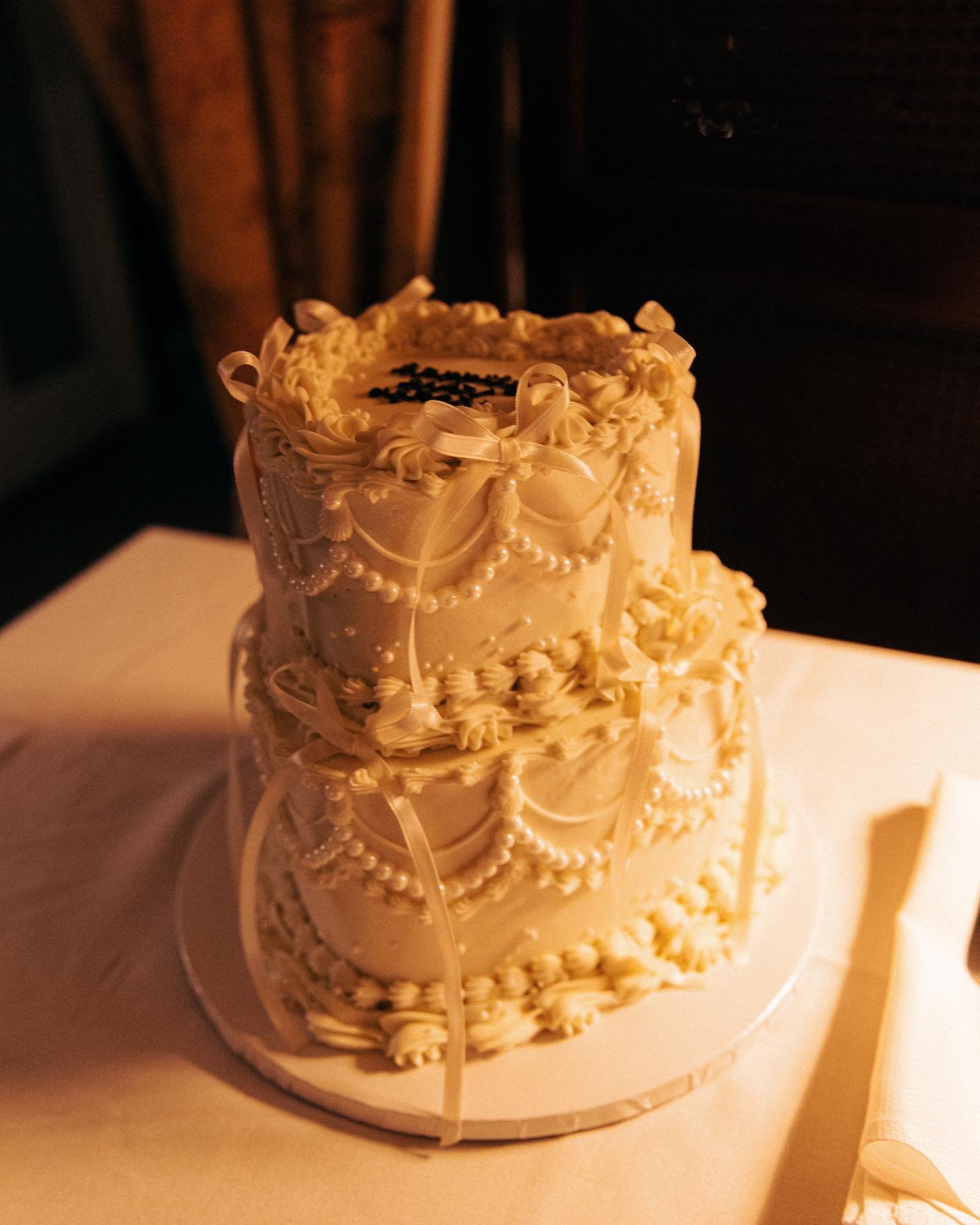 Love so delicious you can taste forever. 🍰💛🥰
Annie &amp; Johnny&rsquo;s Boston summer wedding day.

From a first look with her father, to seaside vows at Beauport, to sunset on Acorn Street and a candlelit night at @1928_beacon_hill &mdash; the sw