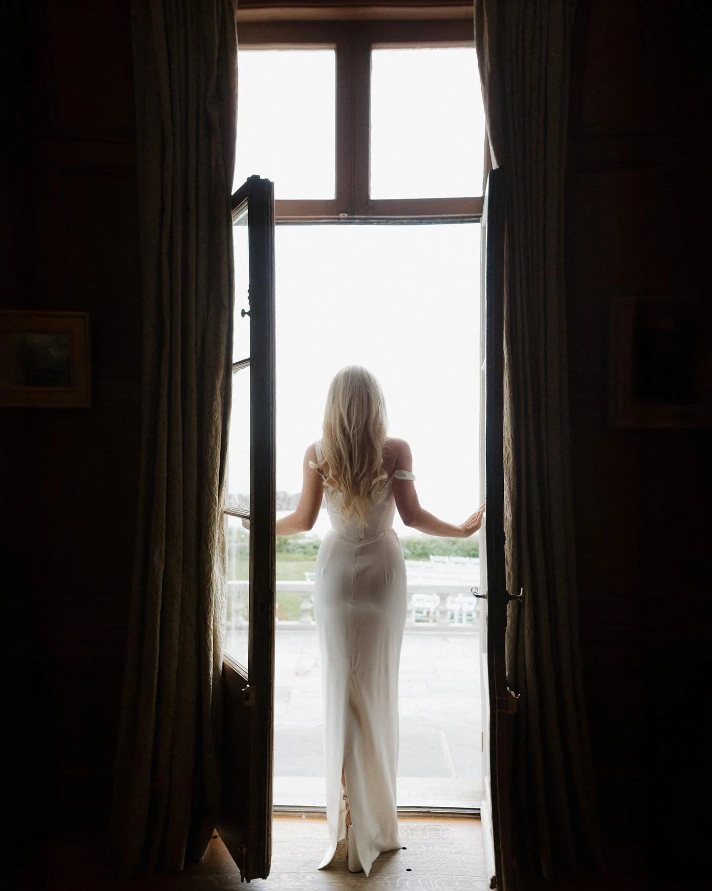 VI VII MMXXV 🤍 

Venue: @Misselwoodevents
Florals: @evafloraldesigns
Planning: @stephaniekingevents
Rentals: @peakeventservices
Makeup: @perlamerinabeauty, @amaribrowsandbeauty
Hair: @racheljackbeauty

#summerstfilms
#bostonweddingphotographer
#newe