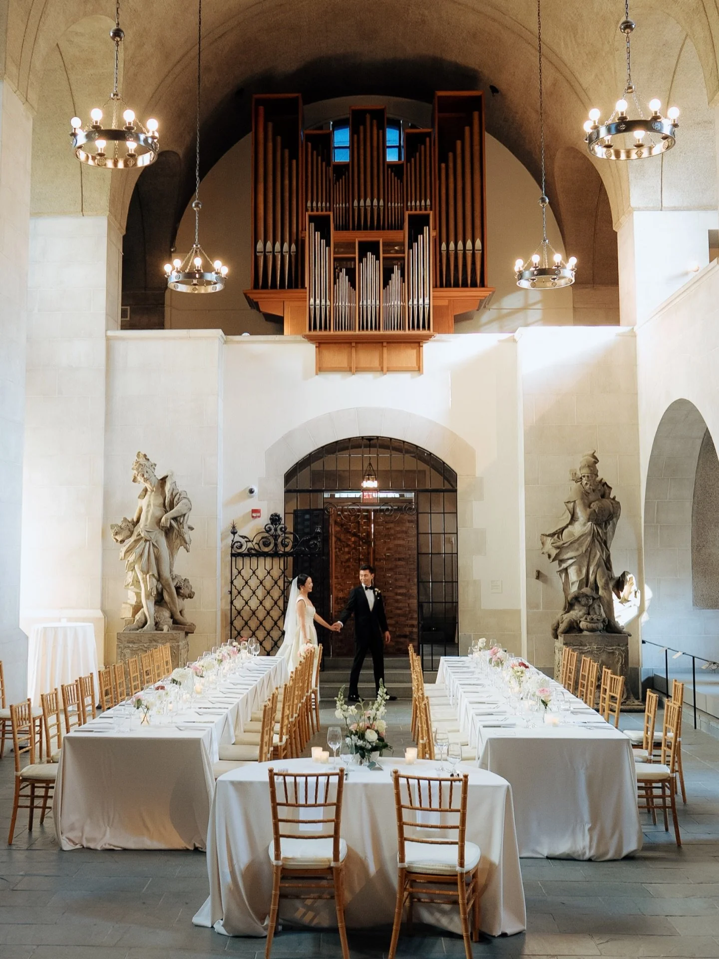 Museums preserve the past.
Weddings preserve the present.
Tonight, both happened in the same room.
-
Venue: @harvardartmuseums
Makeup: @yuki_boston_makeup
Catering: @thecateredaffair
DJ: @getdowntonightentertainment @itsdjtori 
-
#museumwedding #bost