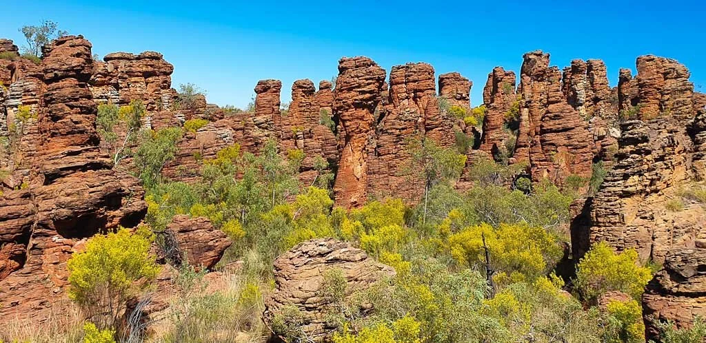 Kapalga Travel 11 day tour across the Savannah Gulf from Darwin to Cairns to visit Ubirr Rock