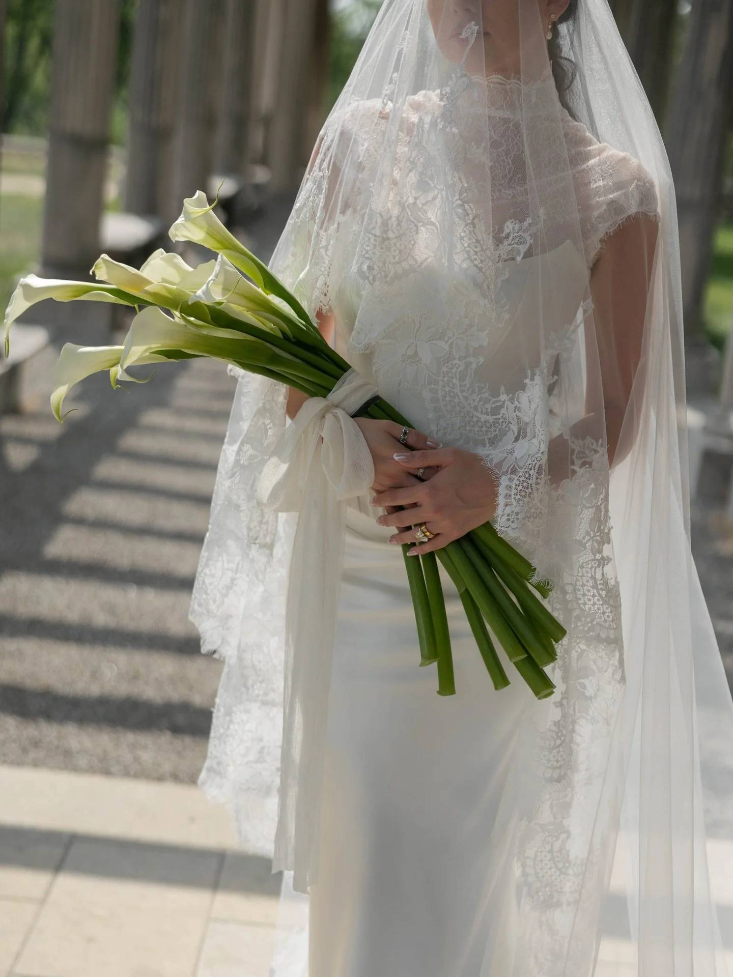 A timeless design for the modern bride.

Photographer @gracefullymade_in_ks 
Planner @wildroseplanningandevents 
Dress @bridalextraordinaire