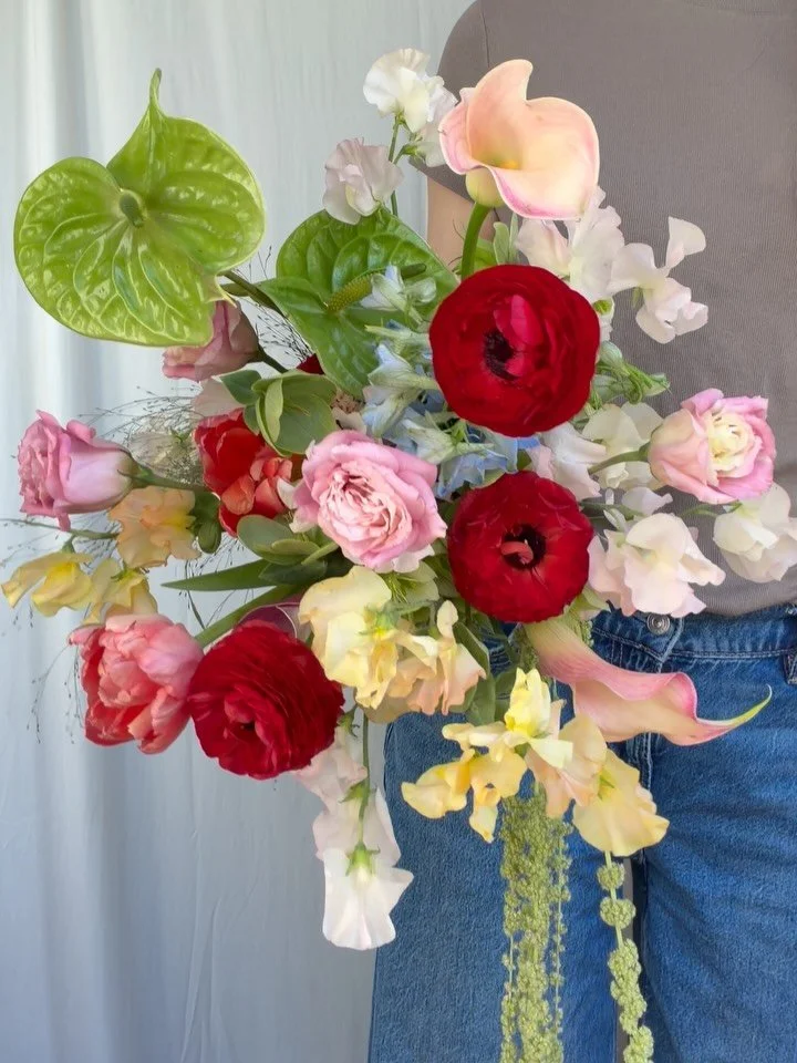 For Hannah &amp; Matt❣️Color, form, and a refined monobotanical statement.  Each bridesmaid bouquet a single variety, coming together in the bridal. 

Venue @simpsonhousekc 
Planner @whatmattersweddings