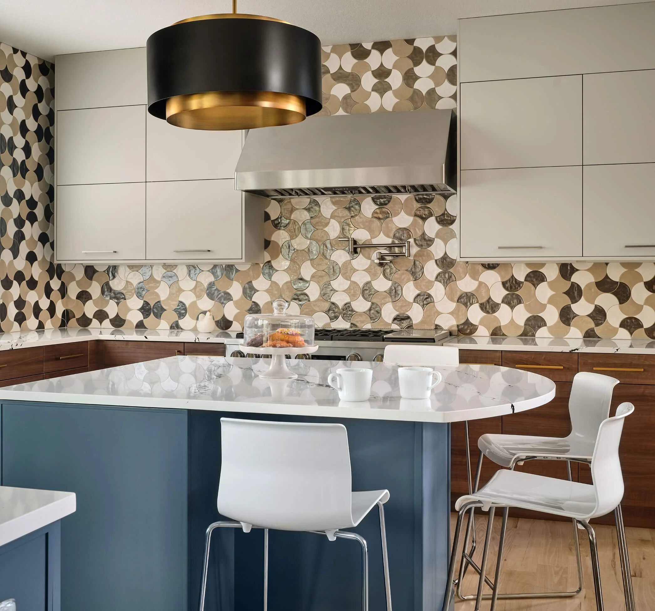 Dream-Home-Langas-03-28-25-Kitchen-Island-Web.jpg