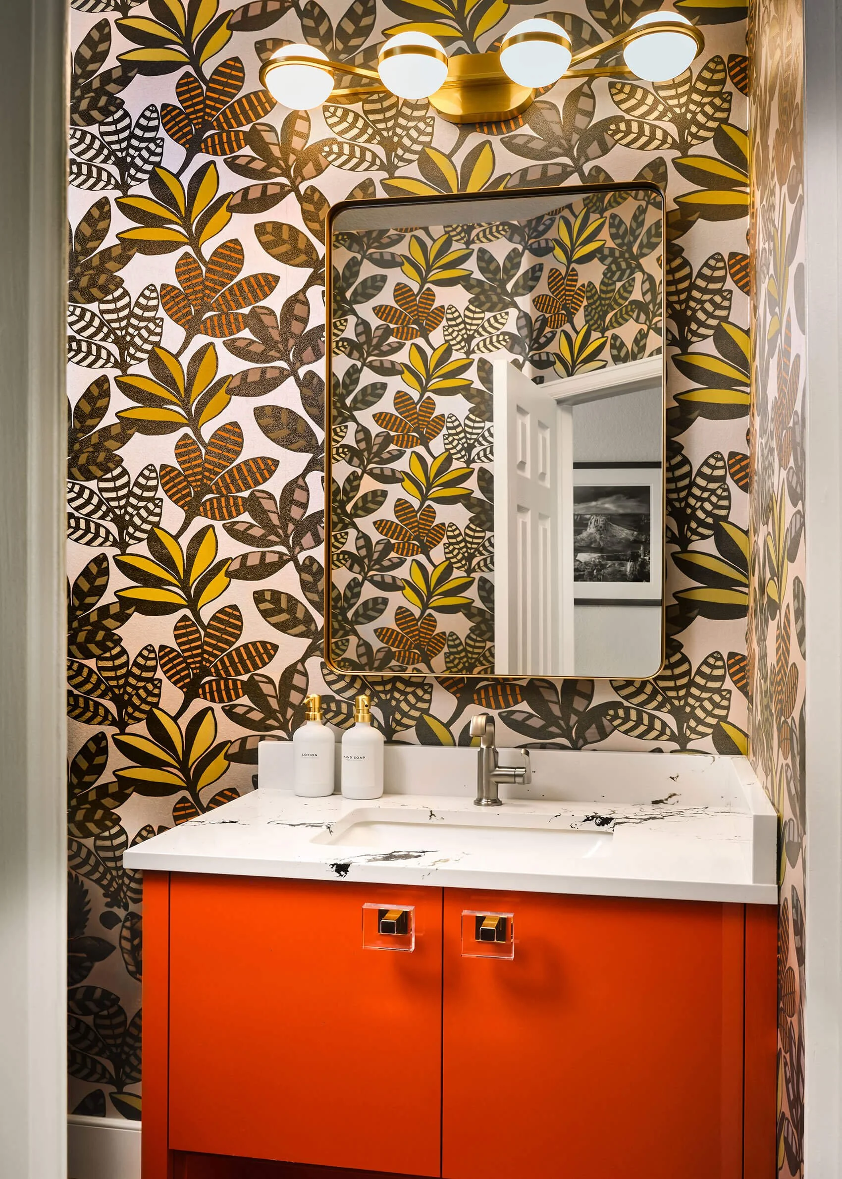 Dream-Home-Langas-03-28-25-Powder-Room-Web.jpg