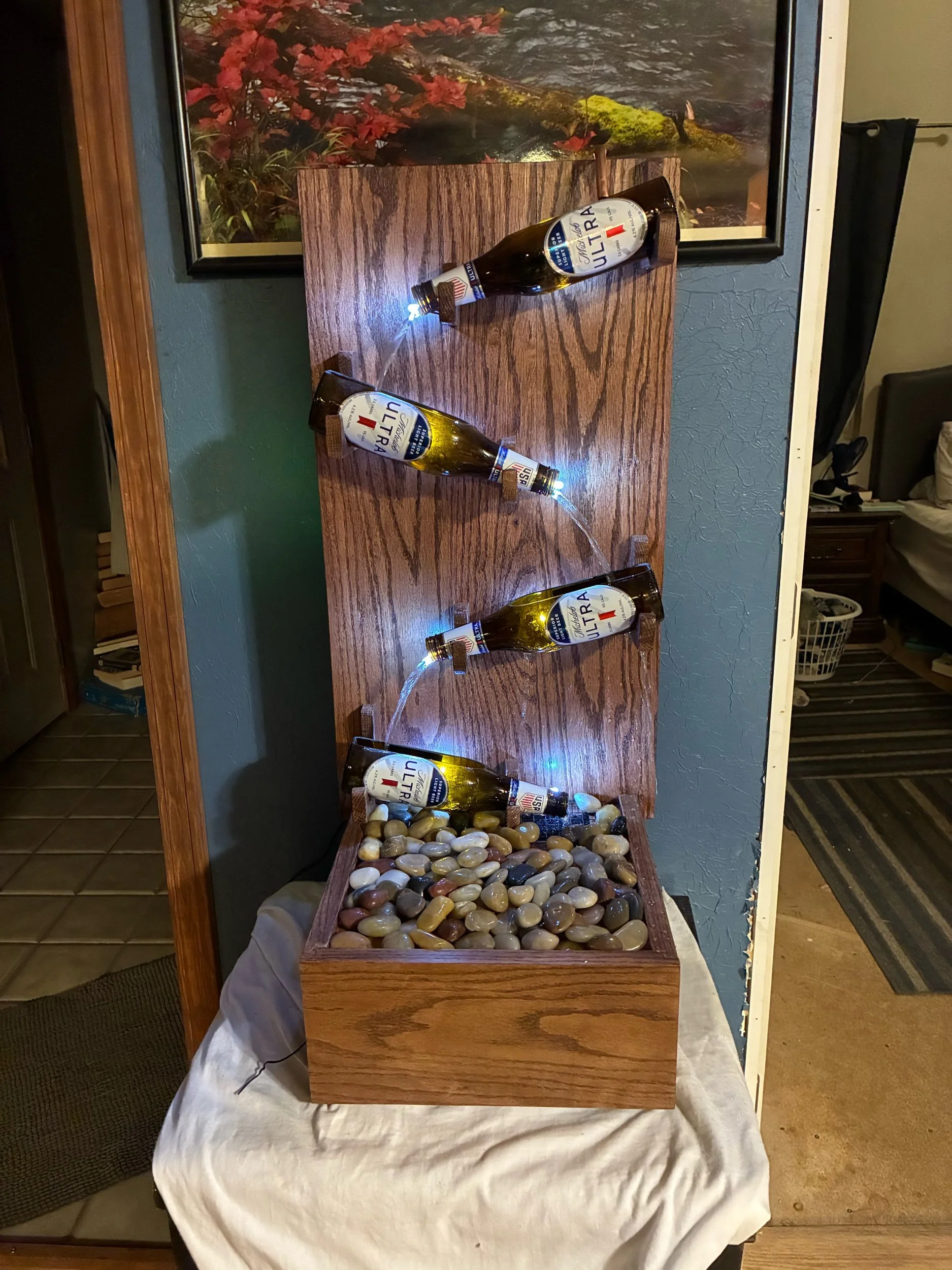 Handmade Beer Bottle Water Fountain Wooden Sculpture Cascading Water Feature Man Cave Bar Display Tabletop Waterfall Showcase Rustic Design Pump System Hidden Tank River Rocks