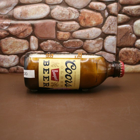 Our Coors Beer Special Cut Upcycled Bottle Candle, scented with phthalate-free Cardamom & Teakwood, makes a unique and thoughtful gift or a special treat for yourself.