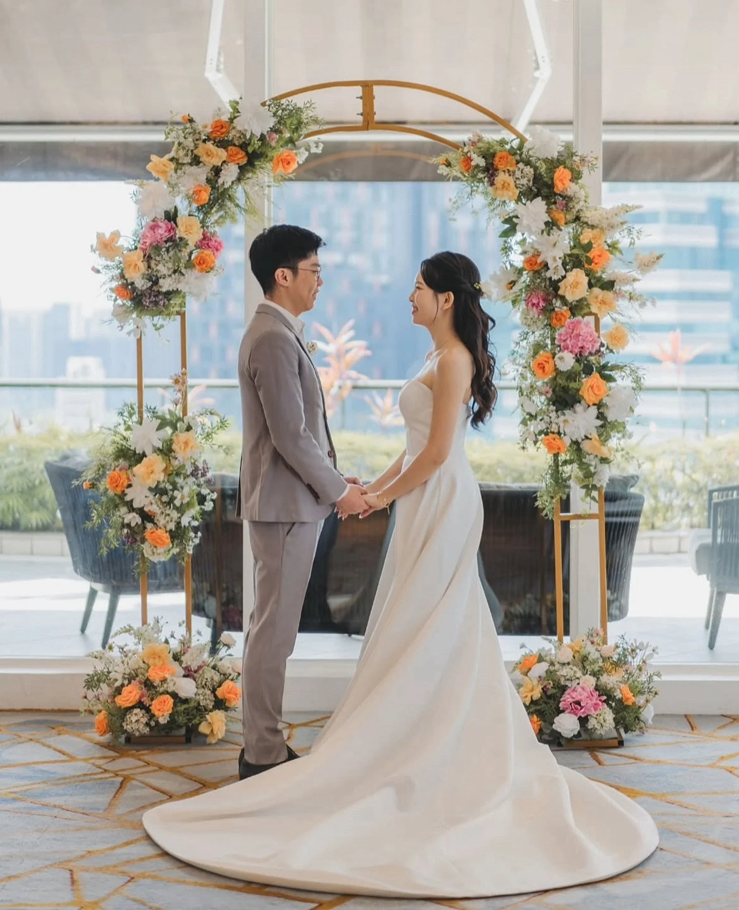 Thank u @knottiesframe for the beautiful picture of our flower arch! Book this arch: alwaysforeversg.com
