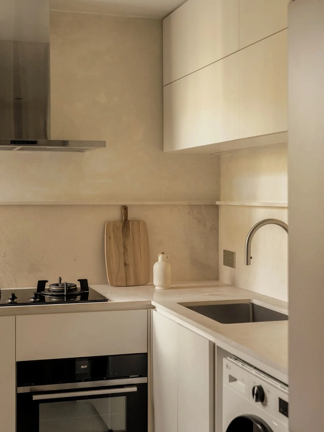 A minimalist kitchen in limewash.

Designed for a young couple, we proposed a simple palette that feels timeless, where natural materials bring warmth and refinement and quietly elevate daily living.

#kitchen #kitchendesign #kitchendecor #interiorde