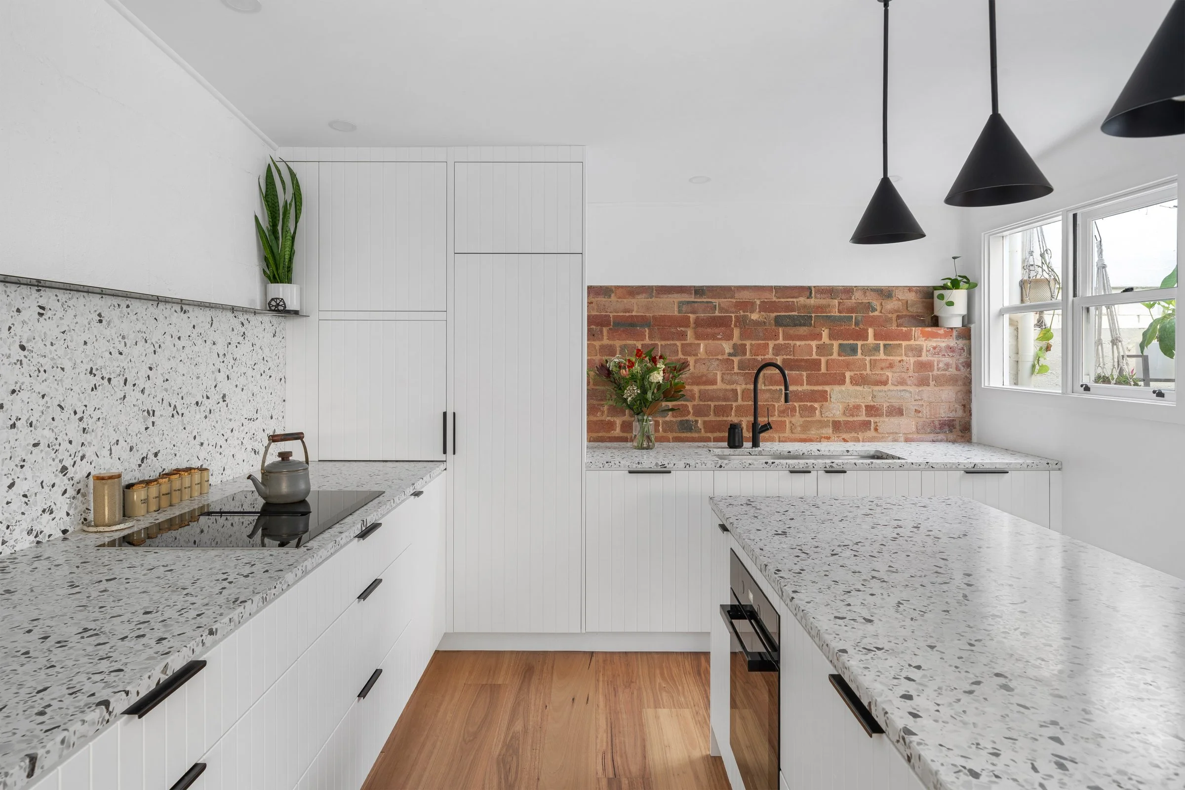WELLINGTON  Contemporary 