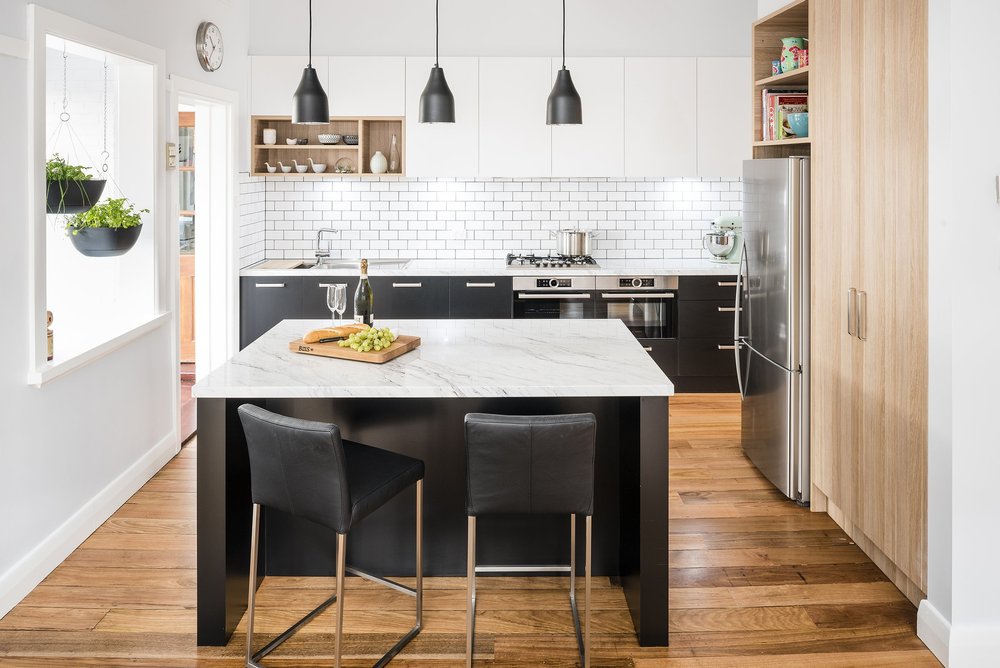 CLUN Modern Black and White Kitchen with Subway Tile Splashback | Smith ...