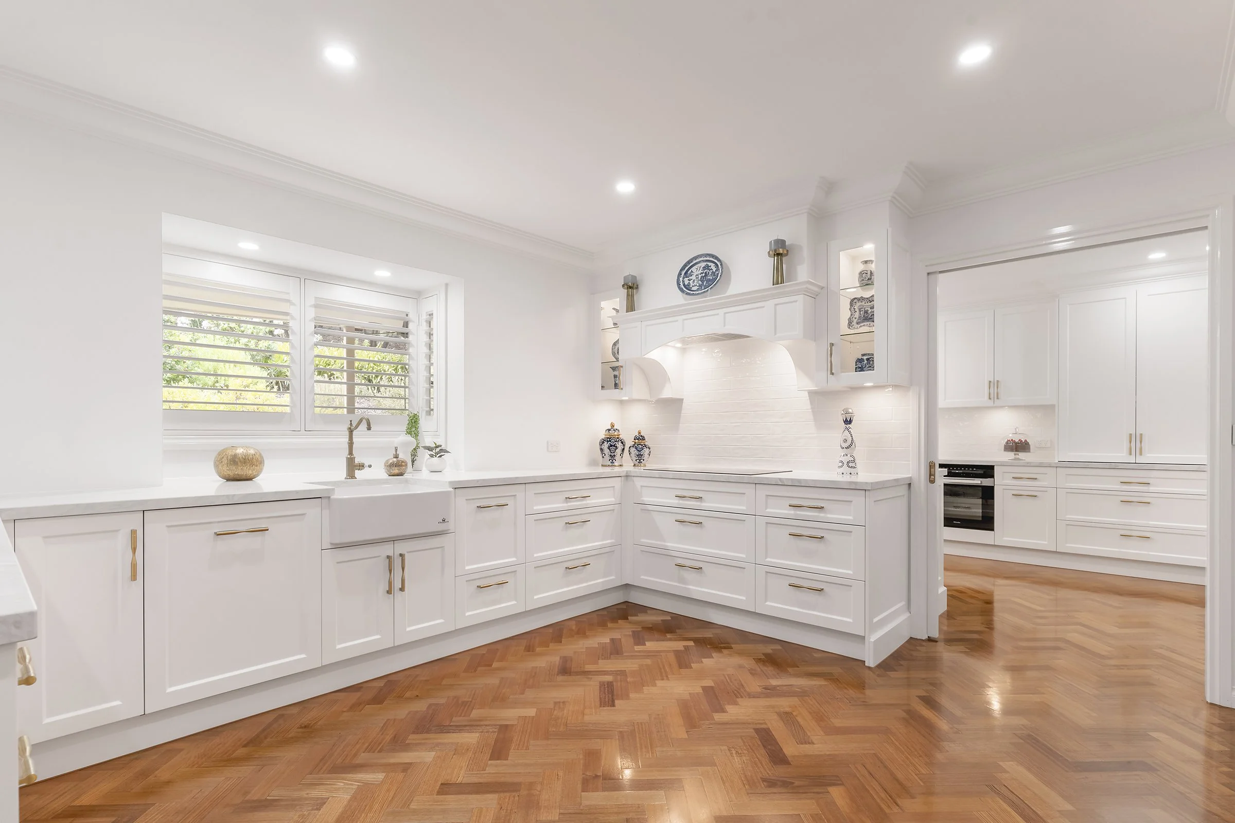 HUGH | Classic contemporary white marble kitchen with white recessed ...
