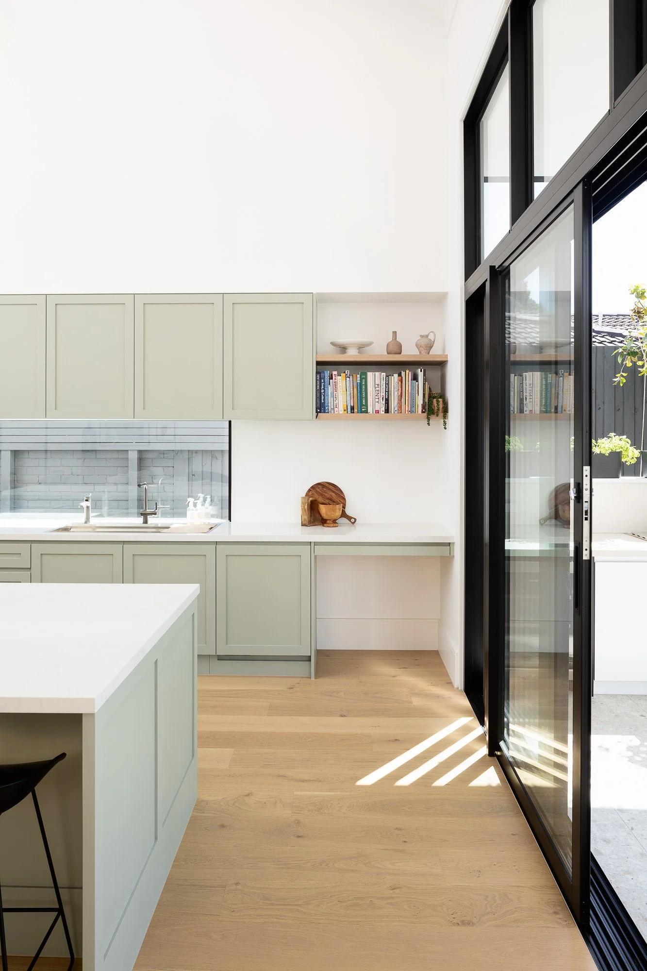 Hamptons Minimal Green Kitchen | Smith & Smith Kitchens Melbourne ...