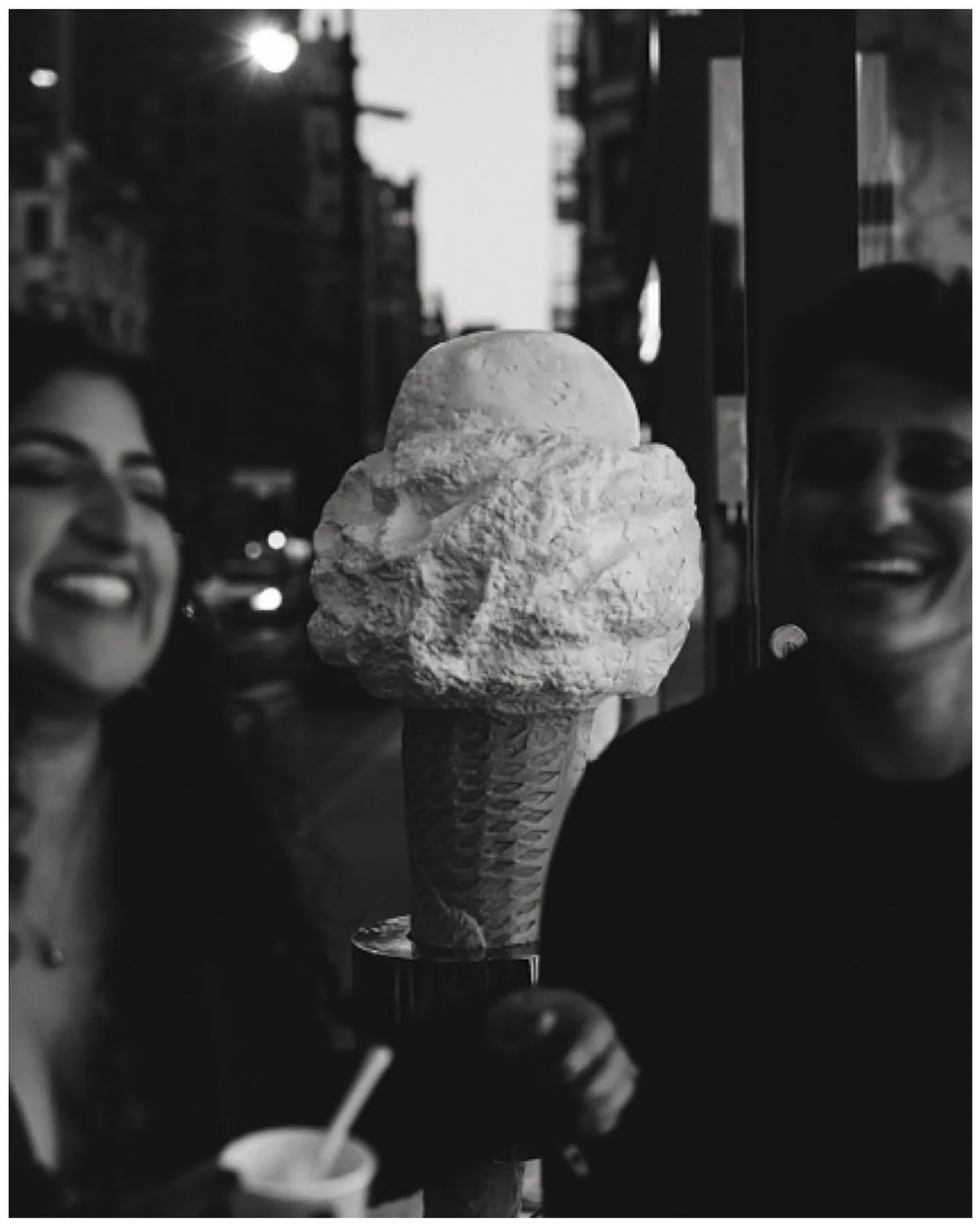 I loved a quick trip to New York City for an evening stroll with these two 🥰. Ice cream, bookstores, Central Park, and reading Shakespeare in the Shakespeare Garden, of course. Can&rsquo;t thank this incredible couple enough for choosing me to captu