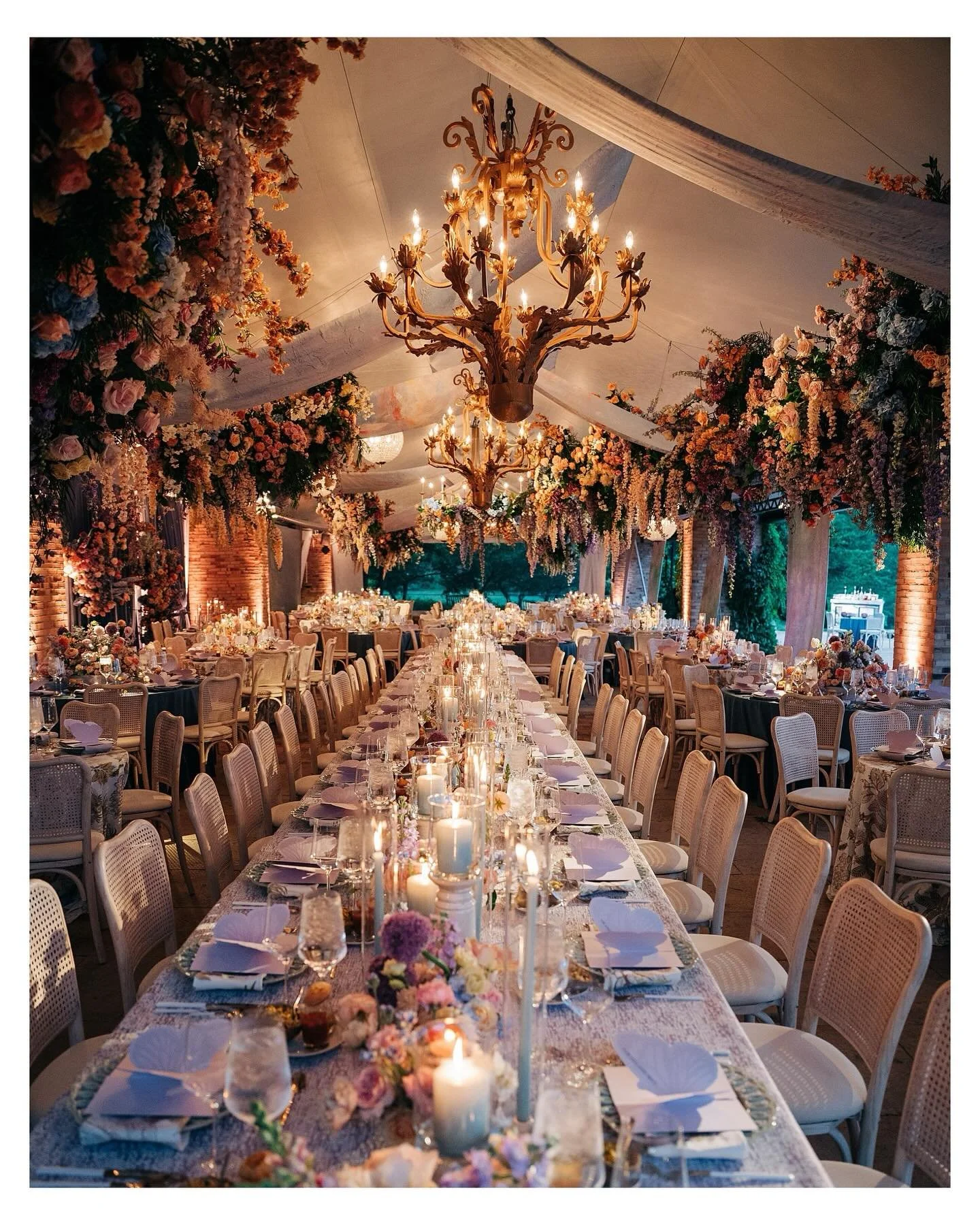 Some days I&rsquo;m speechless. Everyday I&rsquo;m lucky. Thrilled to finally be sharing more images from a dreamy June, and thankful I continue to find myself crouched among the flowers. @lifeinbloom 

Planning: @lolaeventpros @lolamichellev @lolakr
