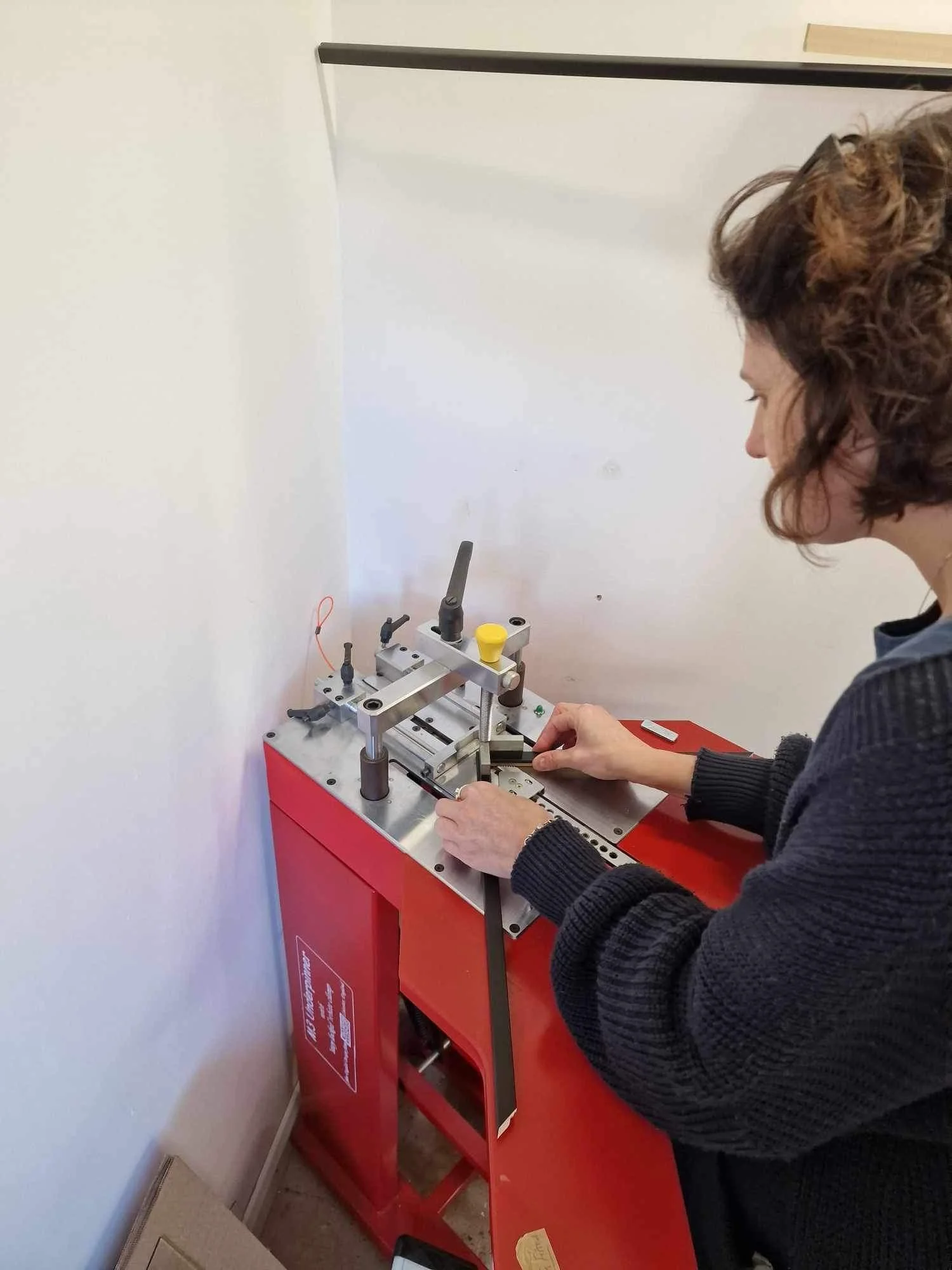 Does every picture paint a thousand words? 