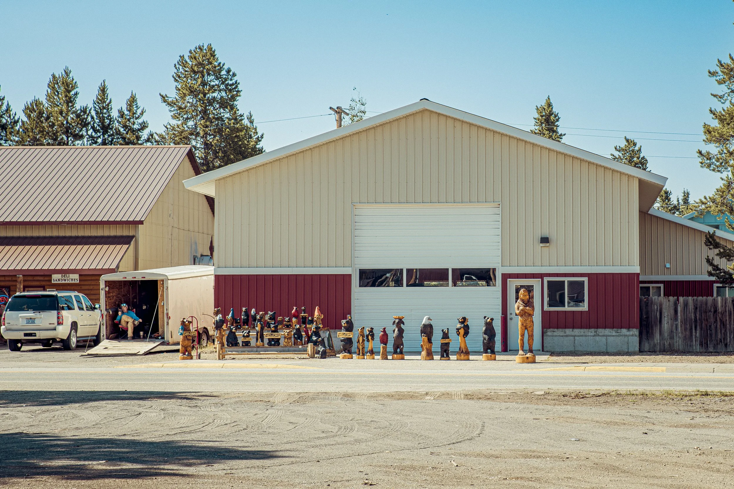 Vendeur bricoles-1.jpg