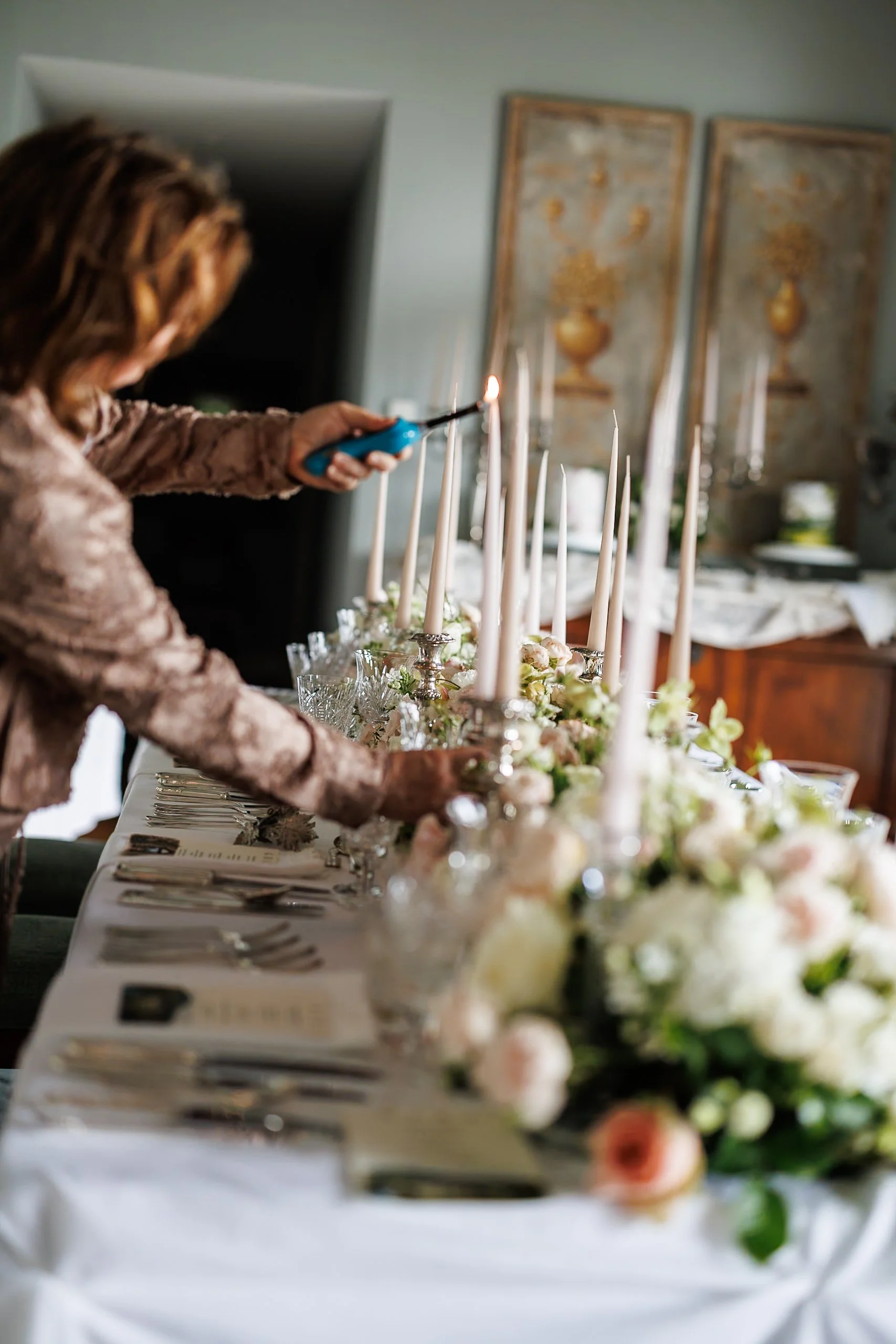 Setup dinner table wedding