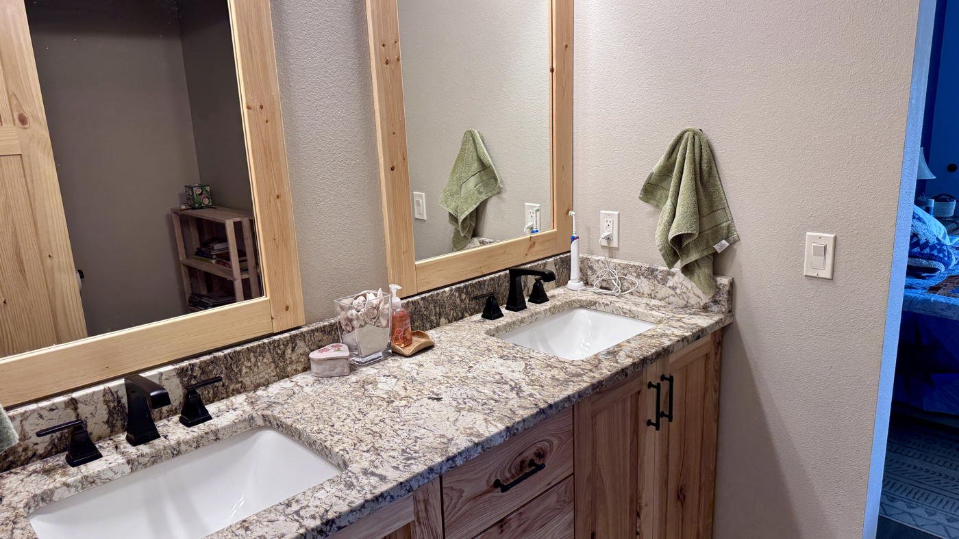 H39HouseBath copy 2.jpg