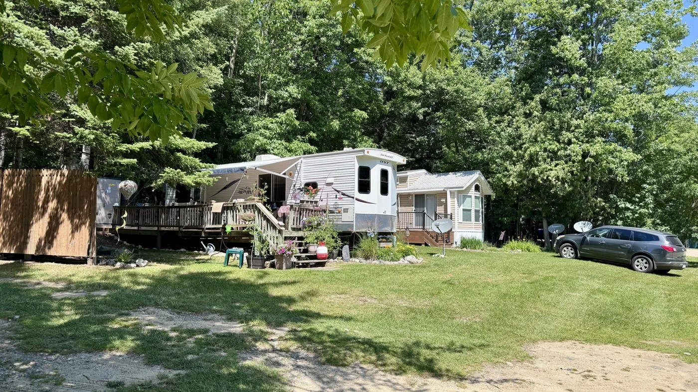D46Camping copy.jpg