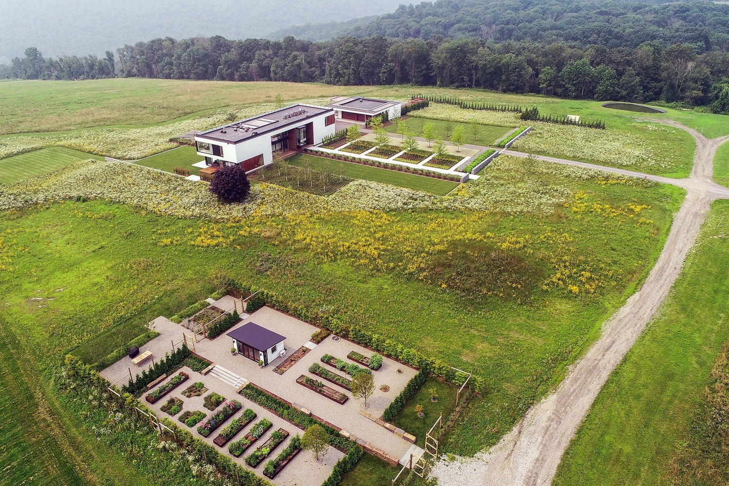 89_res4-resolution-4-architecture-millbrook-residence-modern-home-new-york-hudson-valley-custom-high-end-residential-drone-garden-wagner-hodgson.jpg