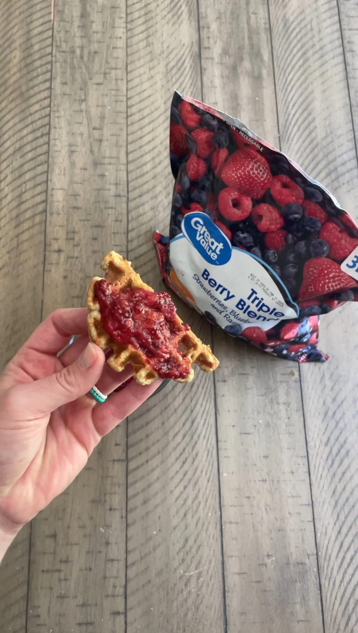 baby friendly recipe, baby led weaning, starting solids, baby friendly waffle, easy baby recipes, getting started feeding baby solid foods, how to feed baby solid foods