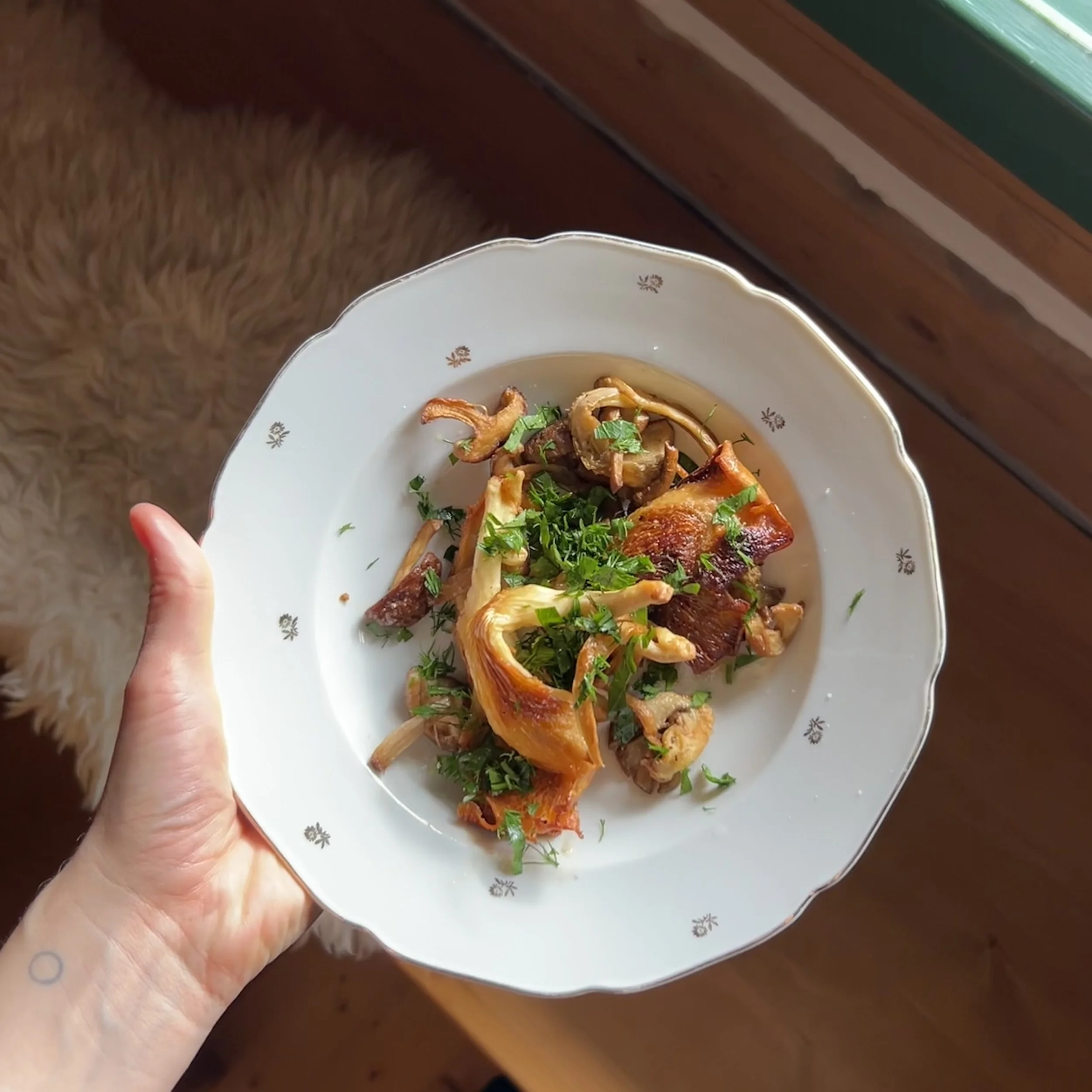 Směs hub na másle, citrón, bylinky