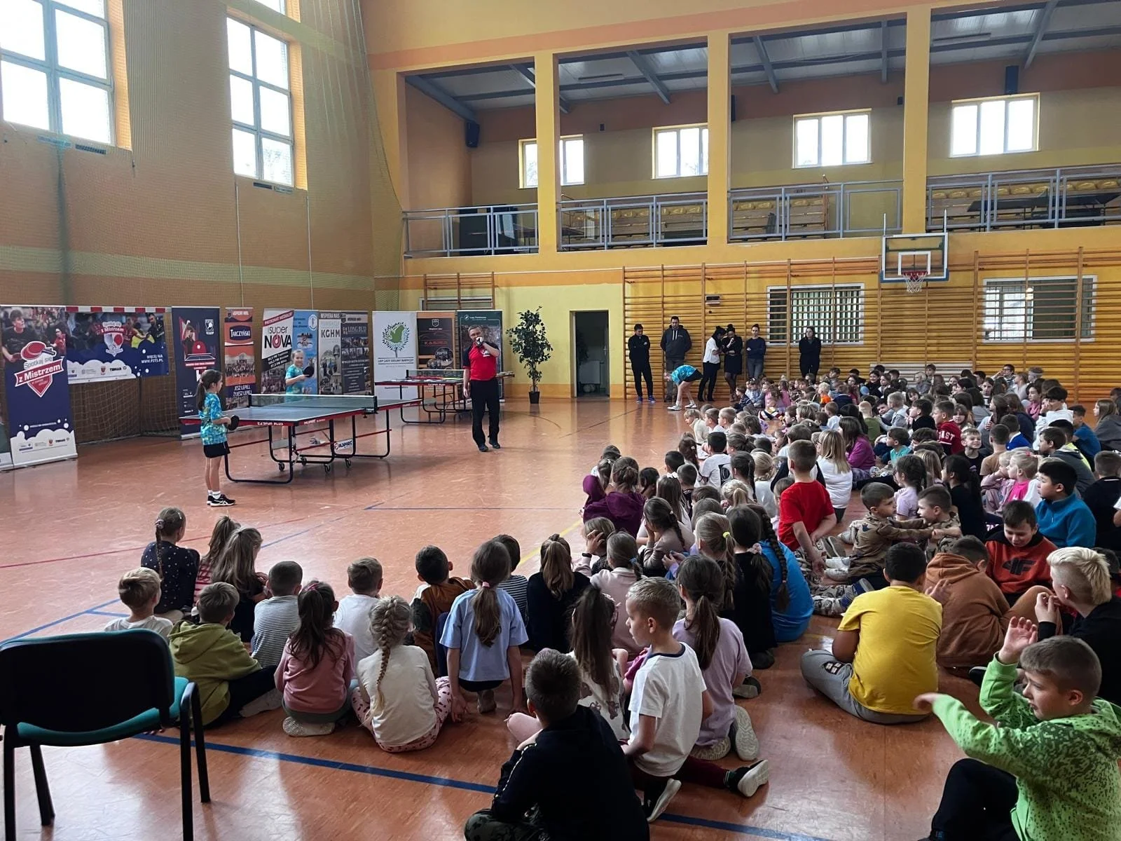 Tenisistki milickiego “Lidera” wzięły udział w "Spotkaj się z Mistrzem w Swojej Szkole" w Zespole Szkół w Sośniach !!
