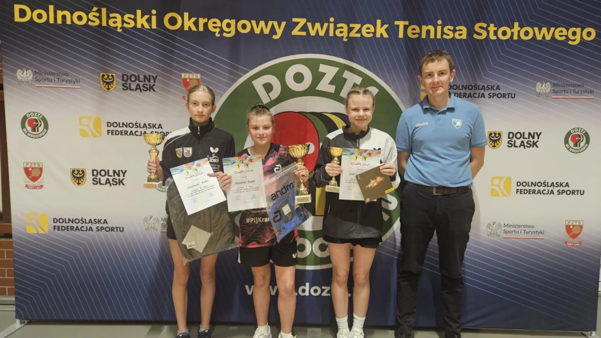 Srebrny medal Anastazji Kalat ku pamięci wieloletniego prezesa DOZTS Pana śp. Z. Sutkowskiego podczas V Turnieju Tenisa Stołowego we Wrocławiu.