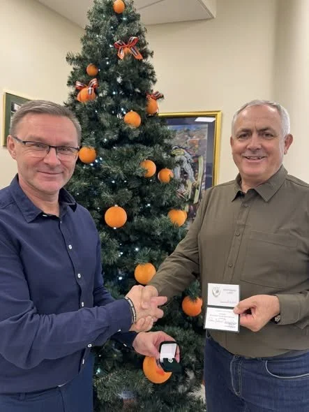 Srebrne odznaczenie Polskiego Zwiazku Tenisa Stołowego i podziękowania dla Pana Jacka Tarczyńskiego trafiły do adresata!