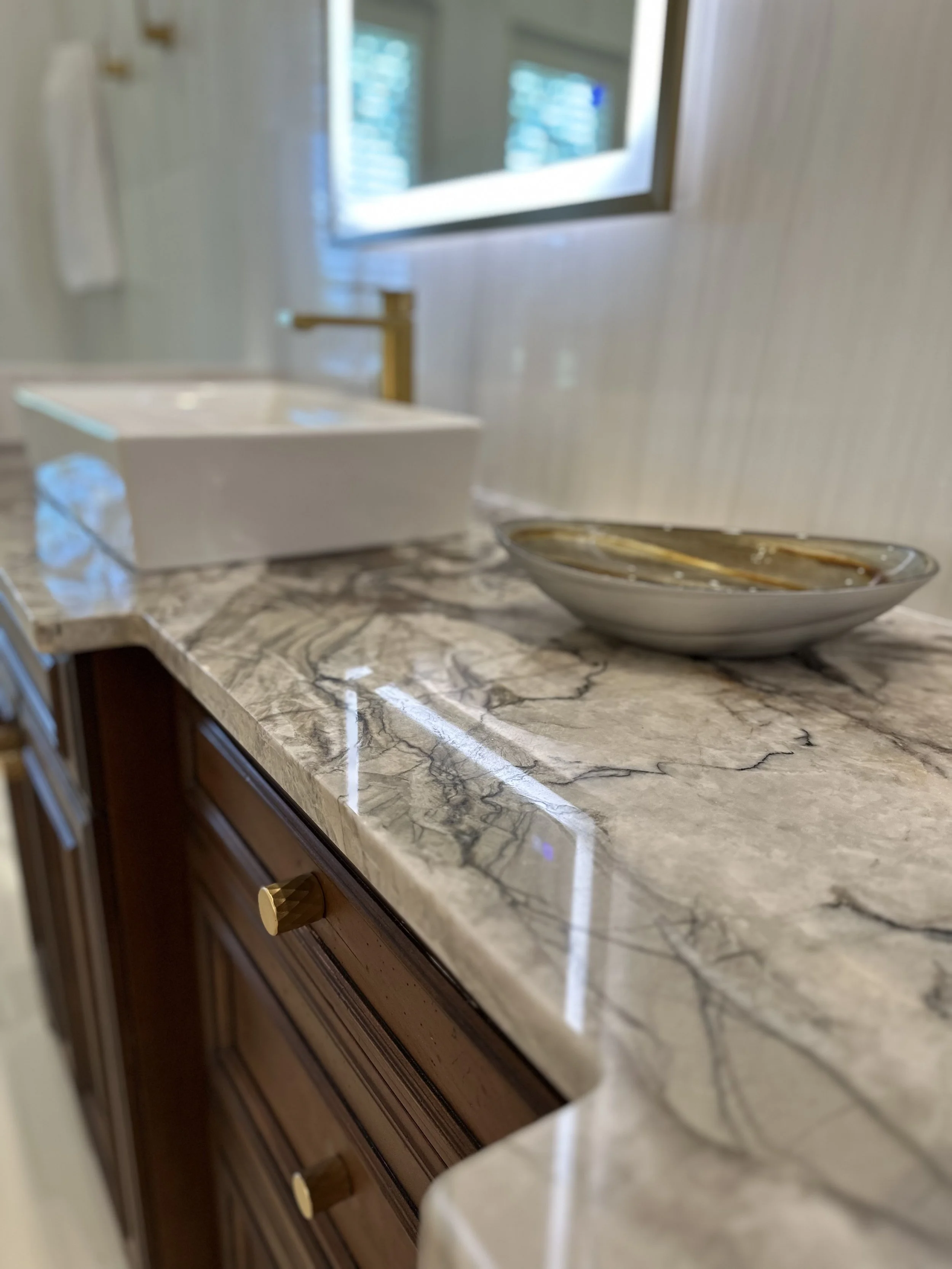 MASTER BATH COUNTER - WATERTON.jpeg