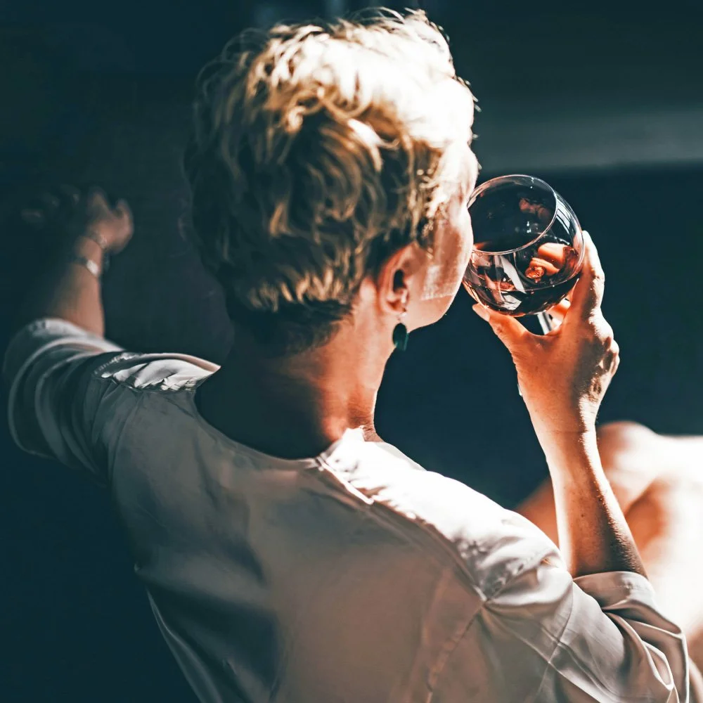 Why alcohol and anxiety feed each other (and how to stop the cycle)