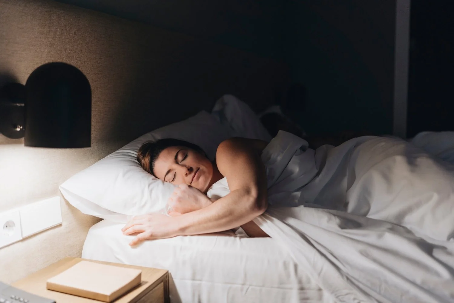 How cognitive shuffling can quiet racing thoughts at bedtime — Calm Blog