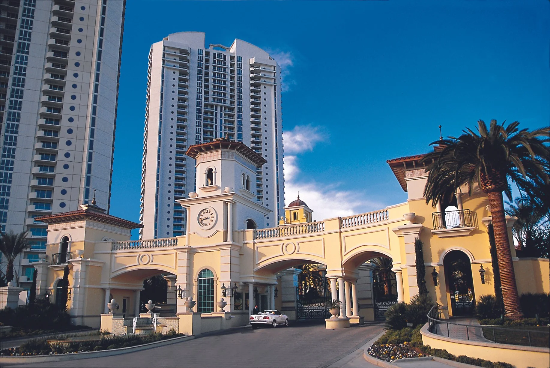 Turnberry Place LV.jpg