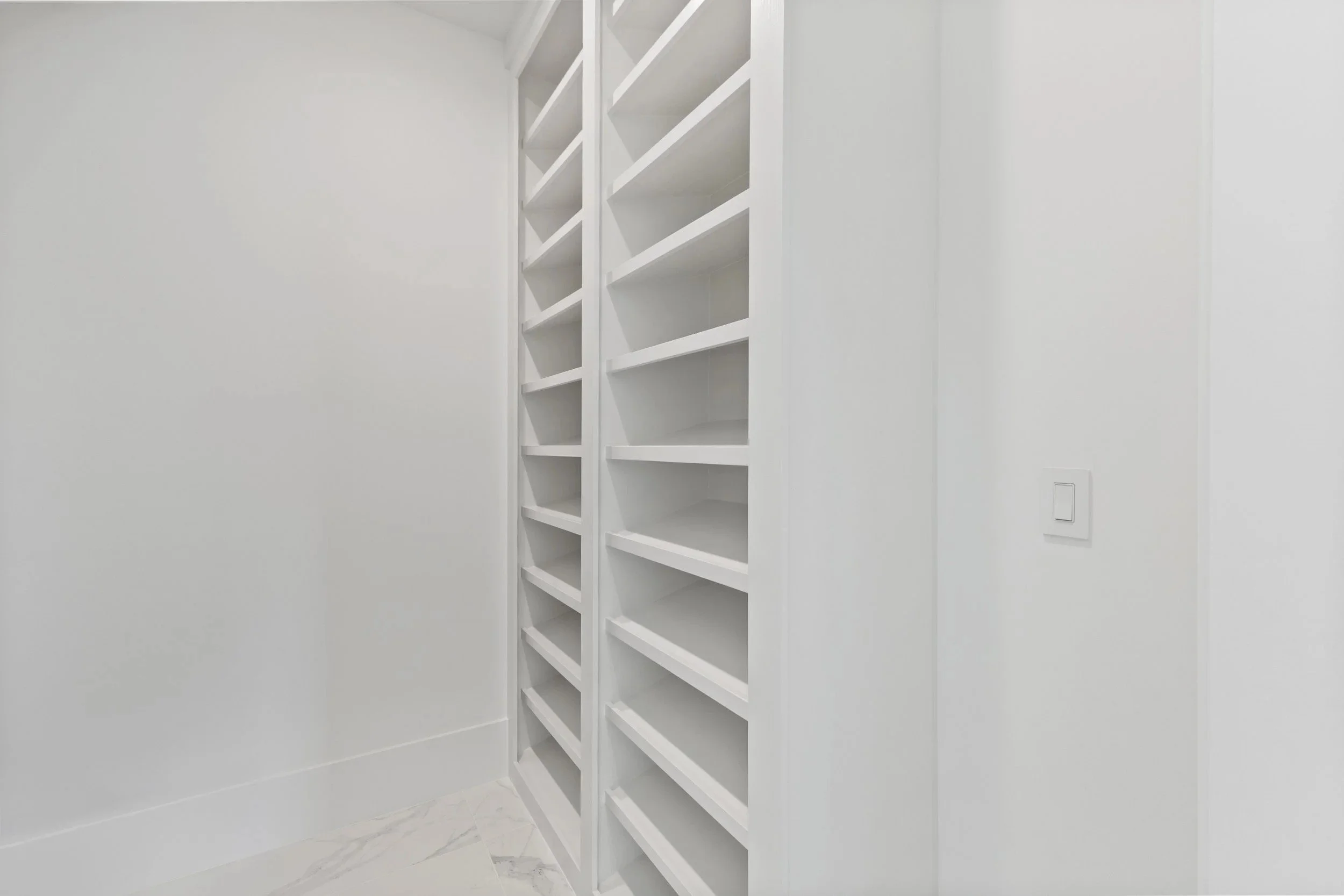 imgi_55_50-6500+Century+Oak+Ct.jpg