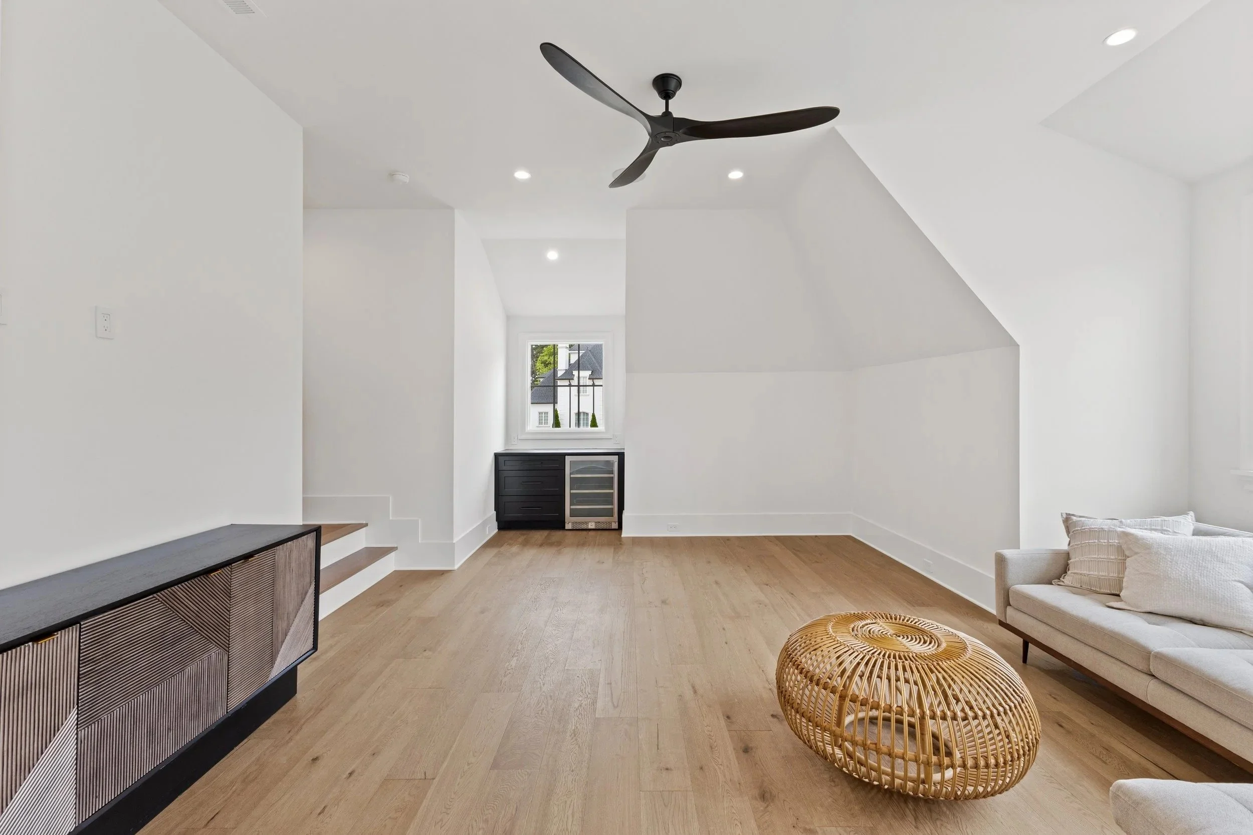 imgi_75_70-6500+Century+Oak+Ct.jpg