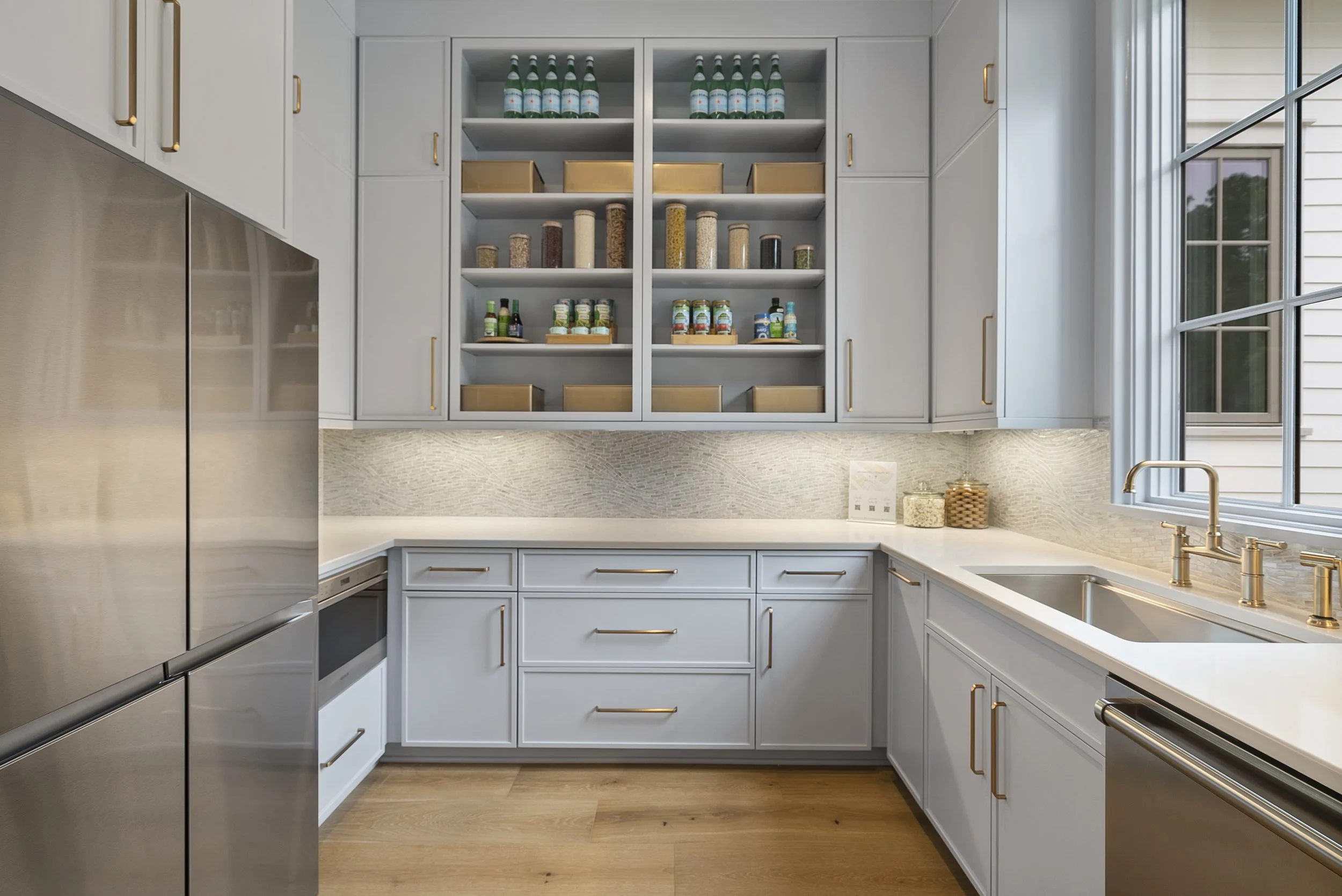  KITCHENS  