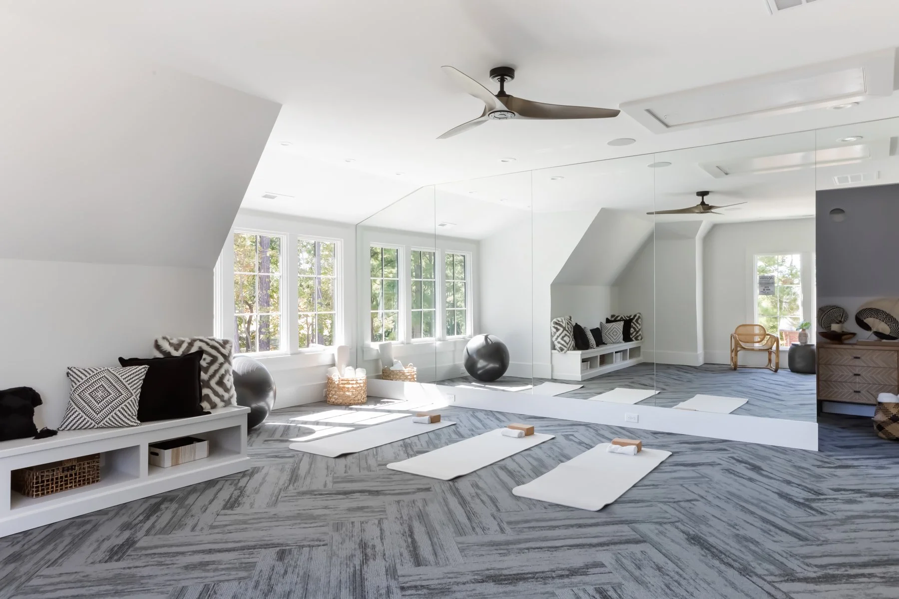  FLEX SPACES  