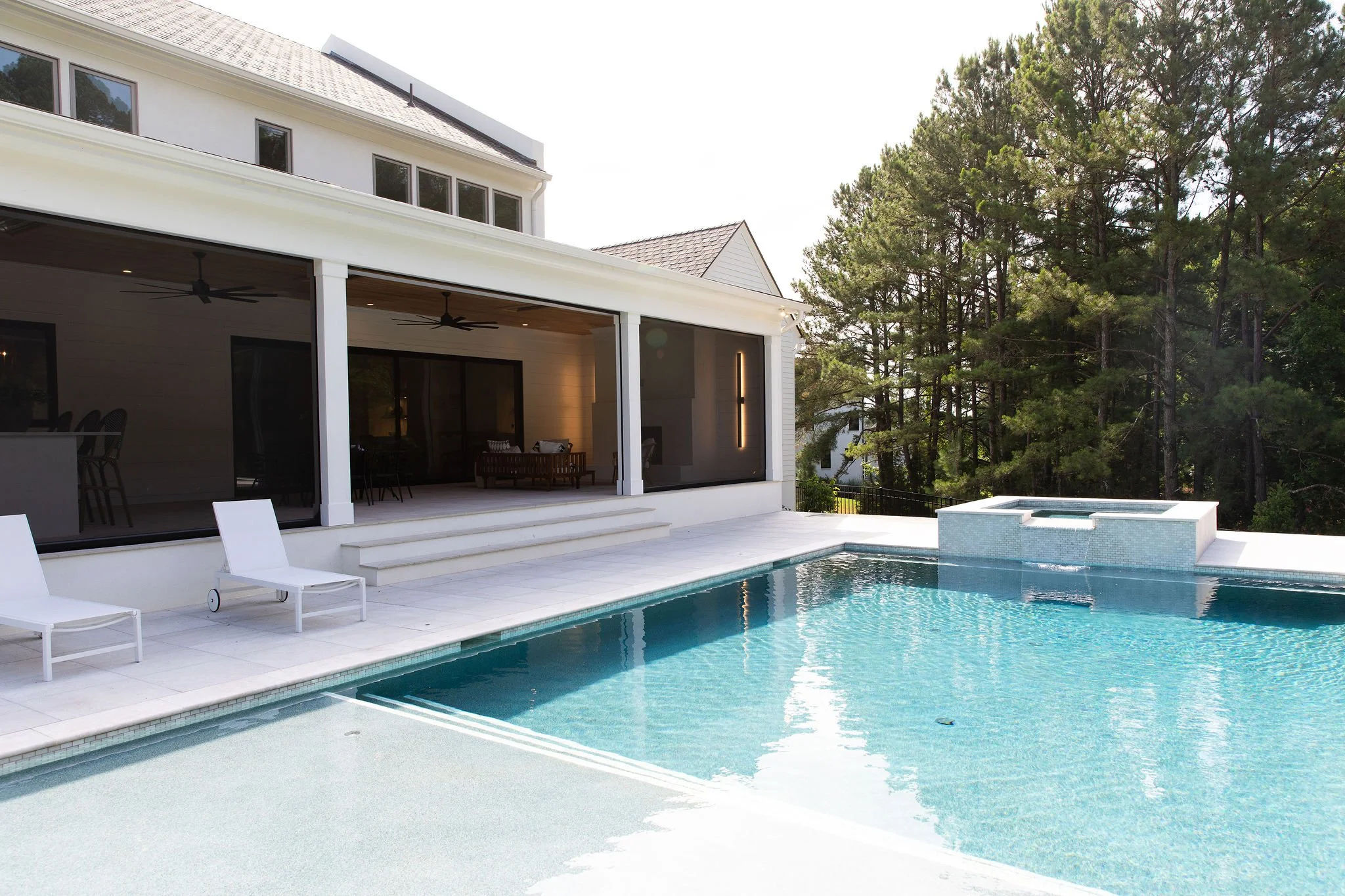  OUTDOOR LIVING  