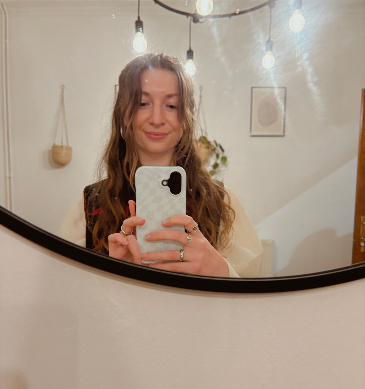 Thank you to everyone who&rsquo;s practiced or worked with me this year, from classes, to 1:1&rsquo;s, to retreats, workshops &amp; corporate bookings - it means the absolute word.

After 6 years of facilitating, I had many wobbles last year and at t